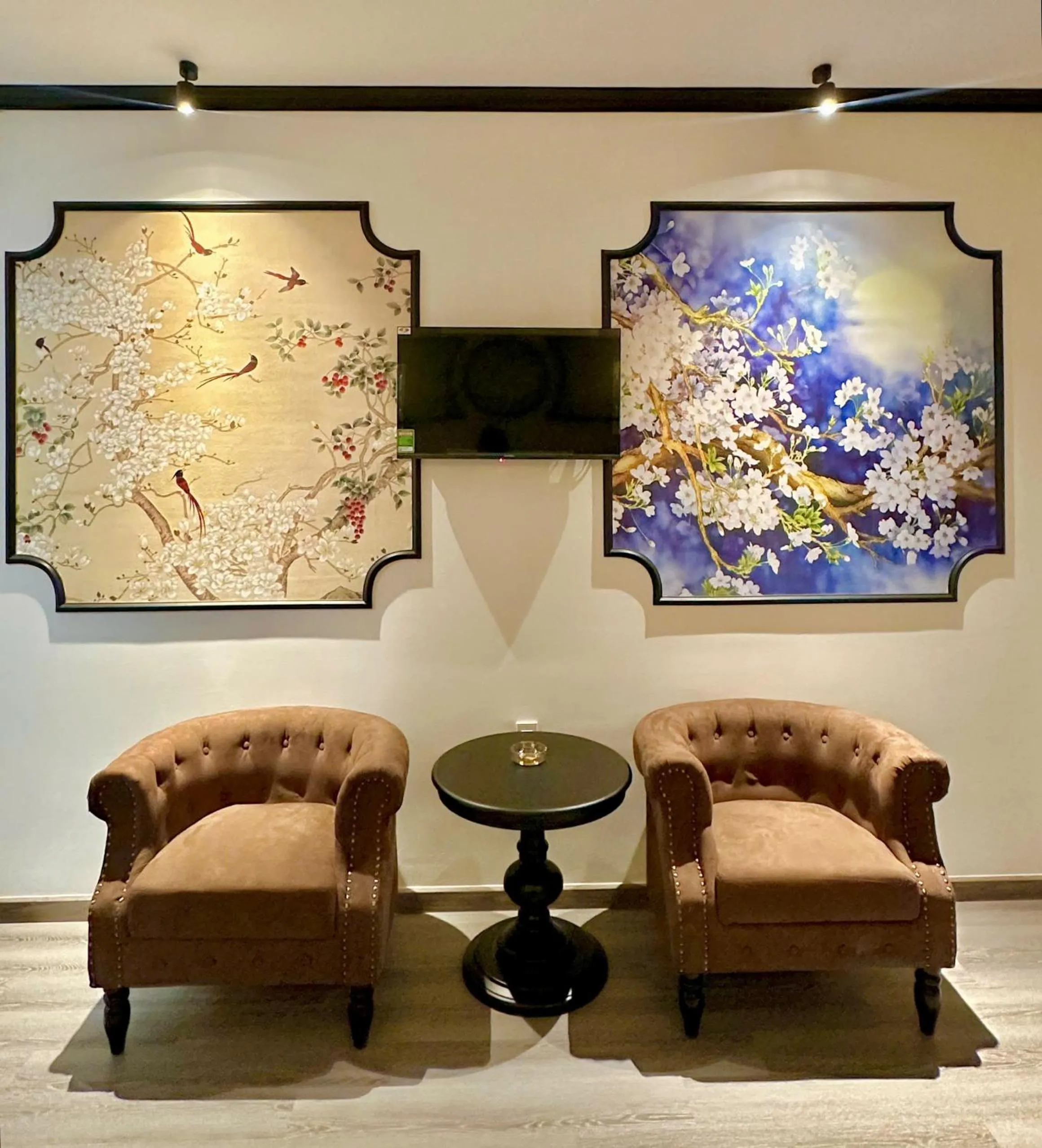 Seating area in Phu Gia Hotel 193 Nguyen Thai Hoc