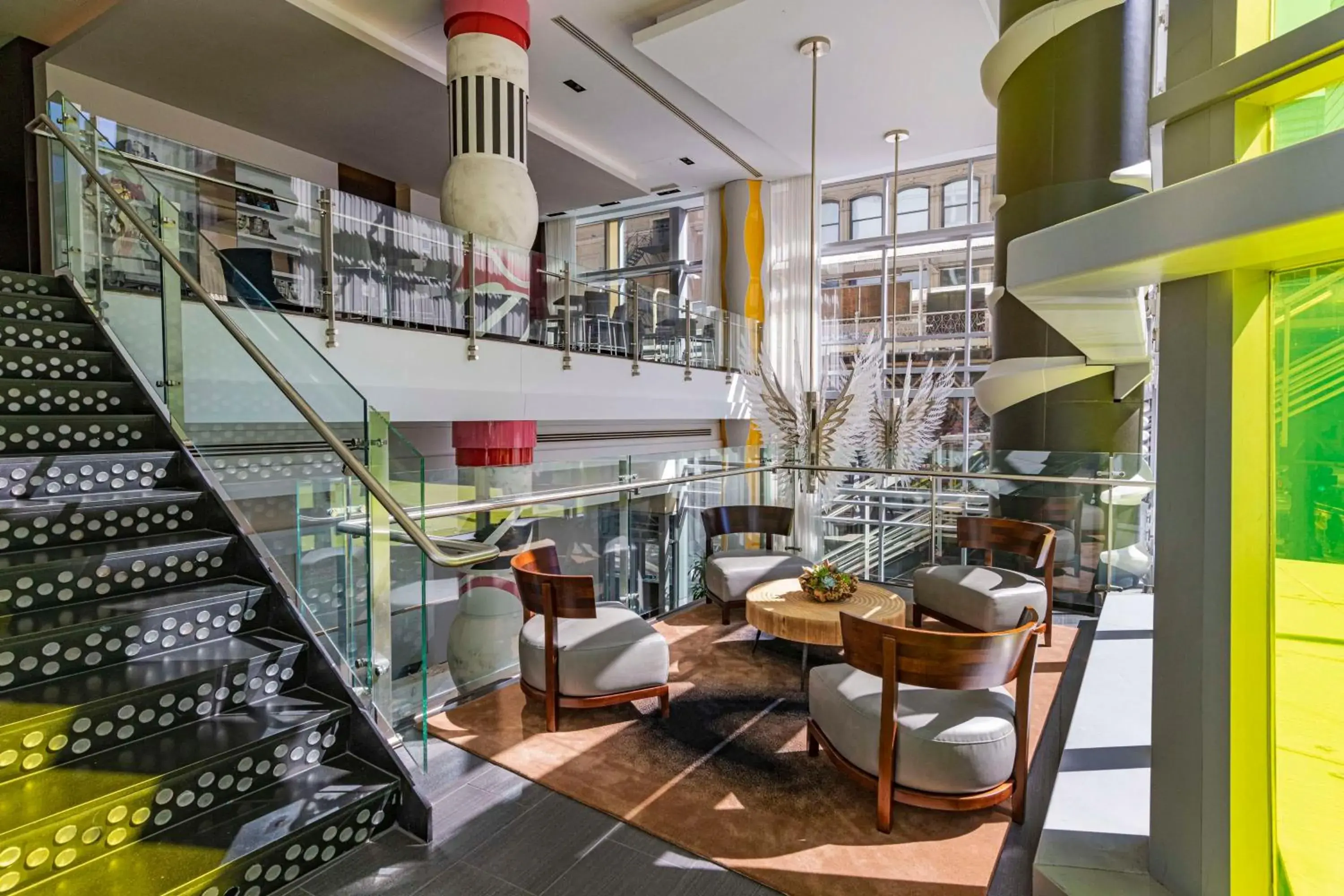 Corner King Room with River View and Spa Tub in theWit Chicago, a Hilton Hotel Corner King Room with River View and Spa Tub in theWit Chicago, a Hilton Hotel