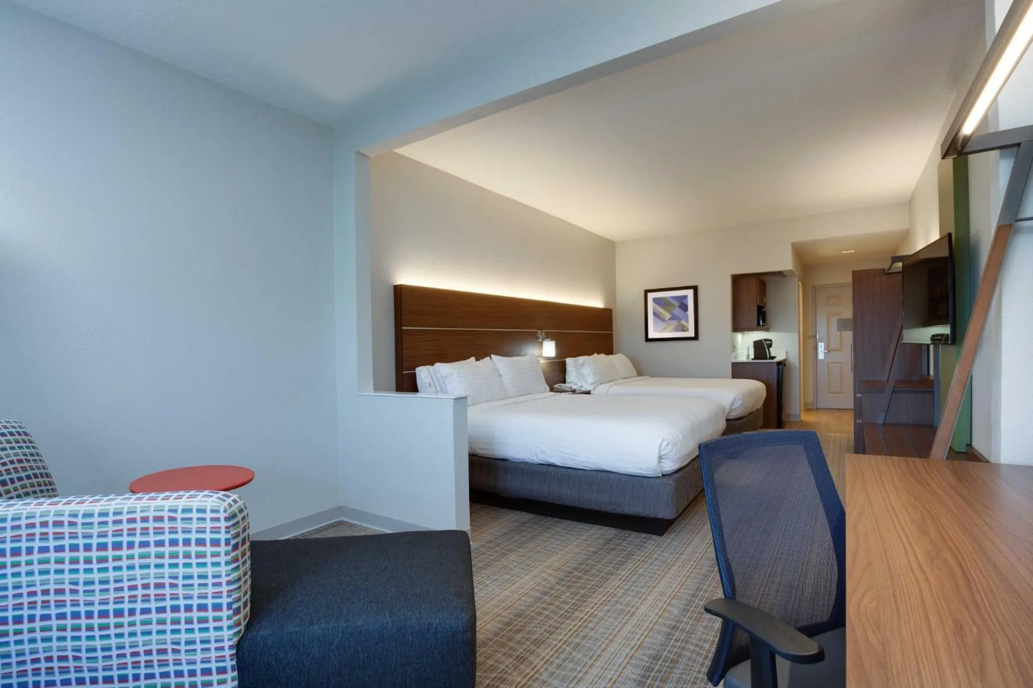 Photo of the whole room, Bed in Holiday Inn Express & Suites Orlando International Airport by IHG