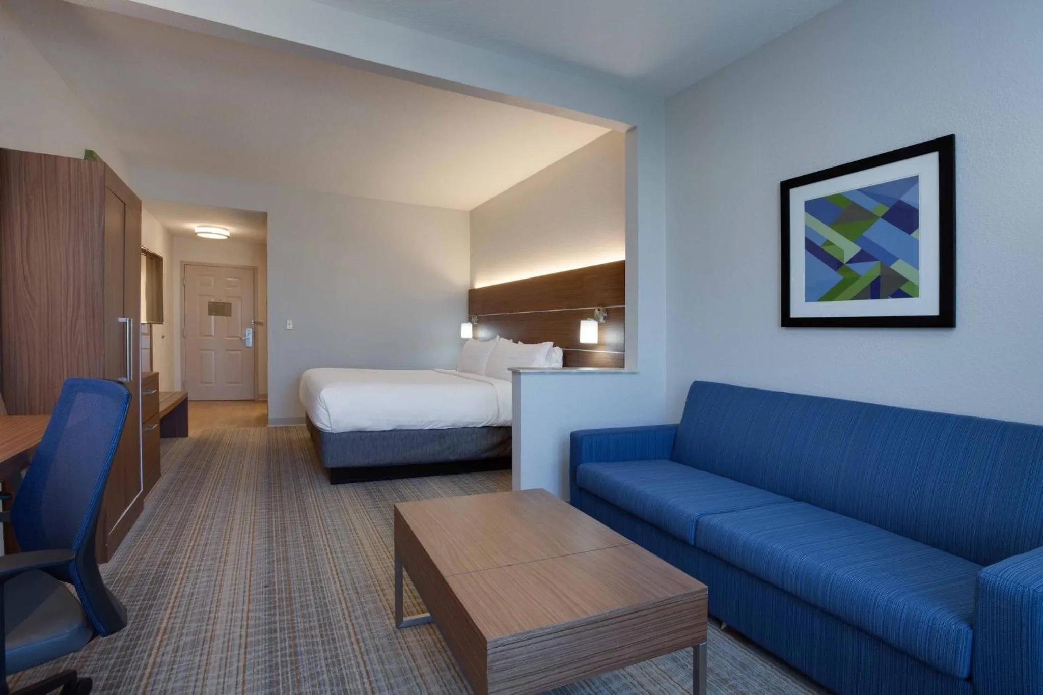 Photo of the whole room, Bed in Holiday Inn Express & Suites Orlando International Airport by IHG