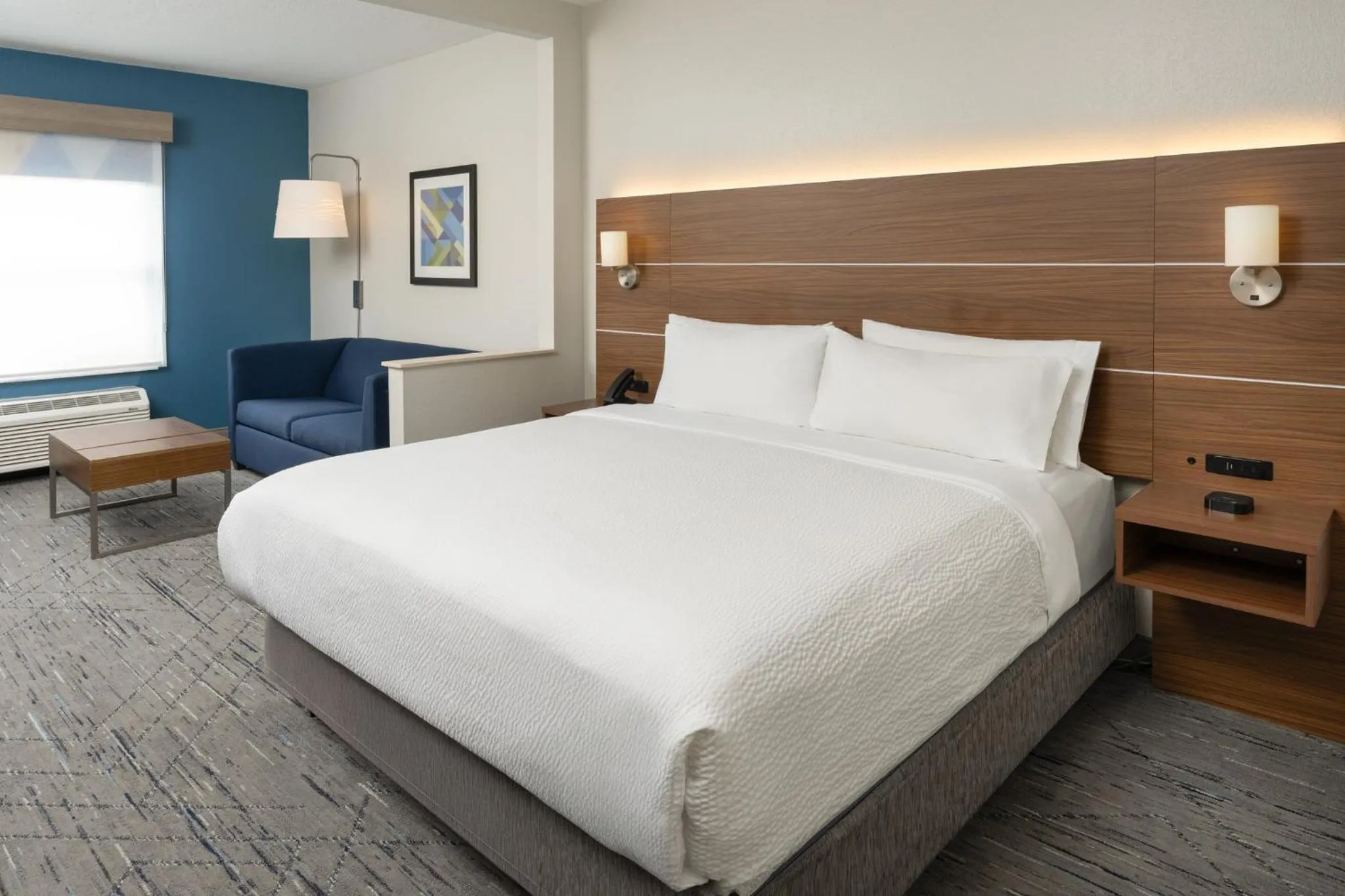 Photo of the whole room, Bed in Holiday Inn Express & Suites Orlando International Airport by IHG
