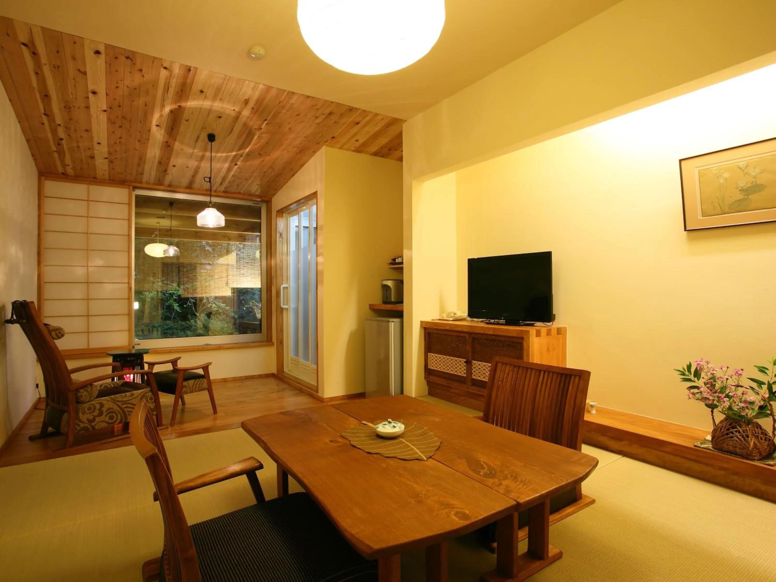 Photo of the whole room in Hanakanzashi