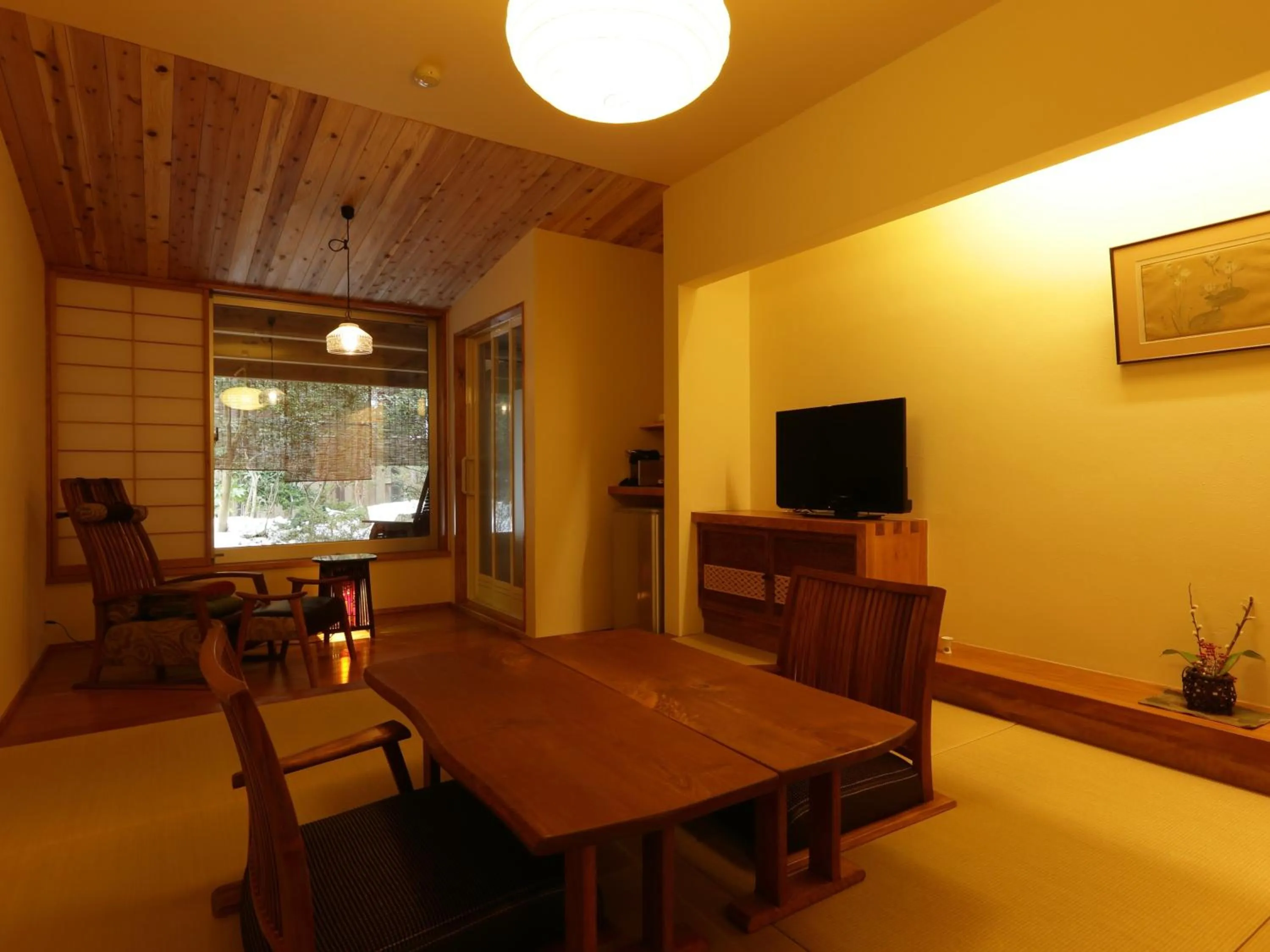 Photo of the whole room in Hanakanzashi