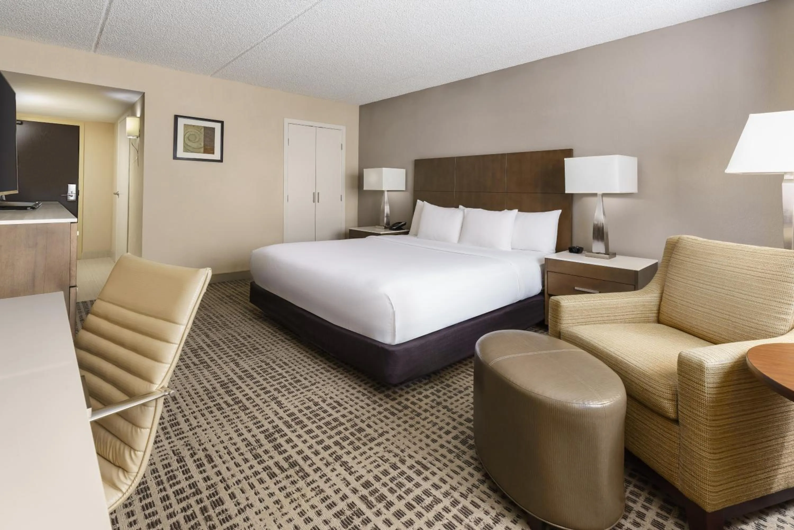 Bed in DoubleTree by Hilton Orlando Airport Hotel