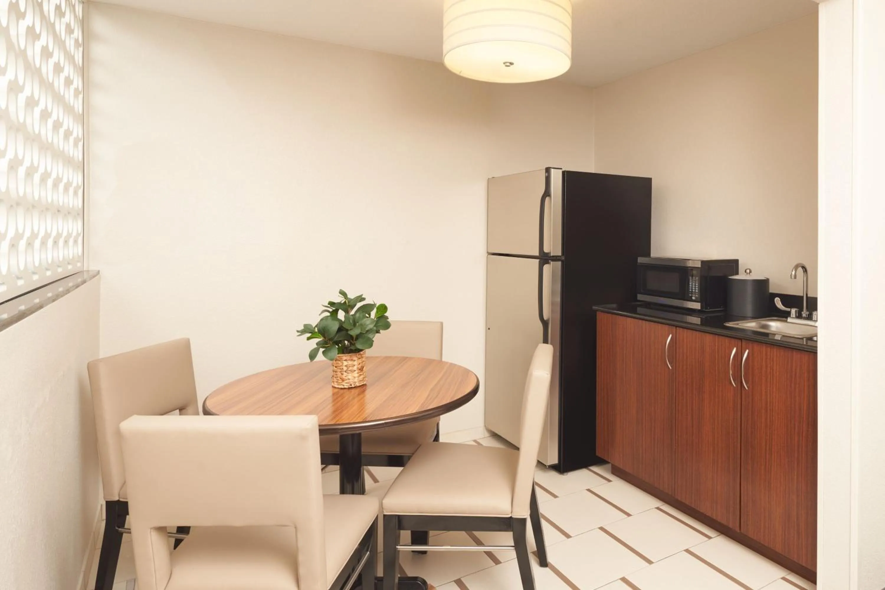 Bedroom in Fairfield Inn & Suites by Marriott Orlando International Drive/Convention Center