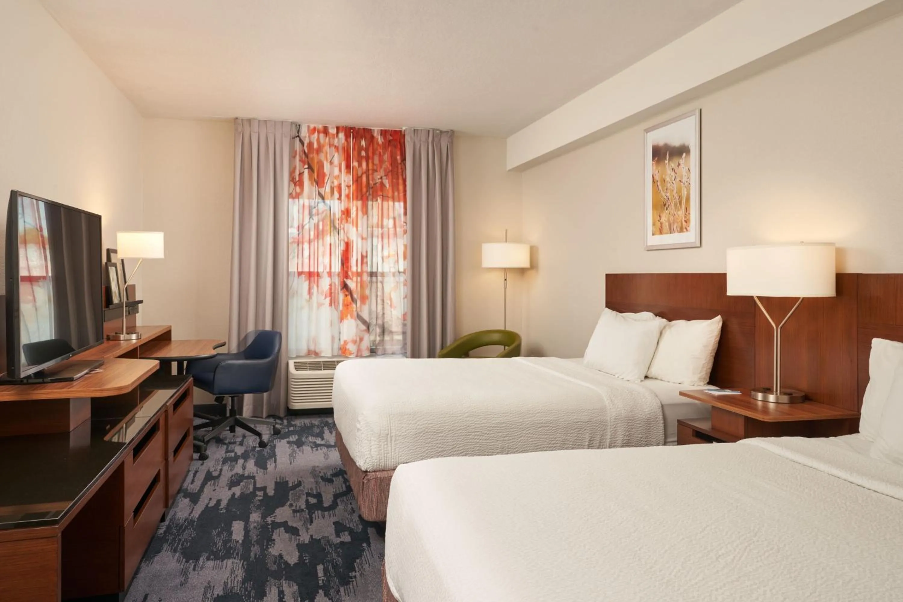 Photo of the whole room, Bed in Fairfield Inn & Suites by Marriott Orlando International Drive/Convention Center