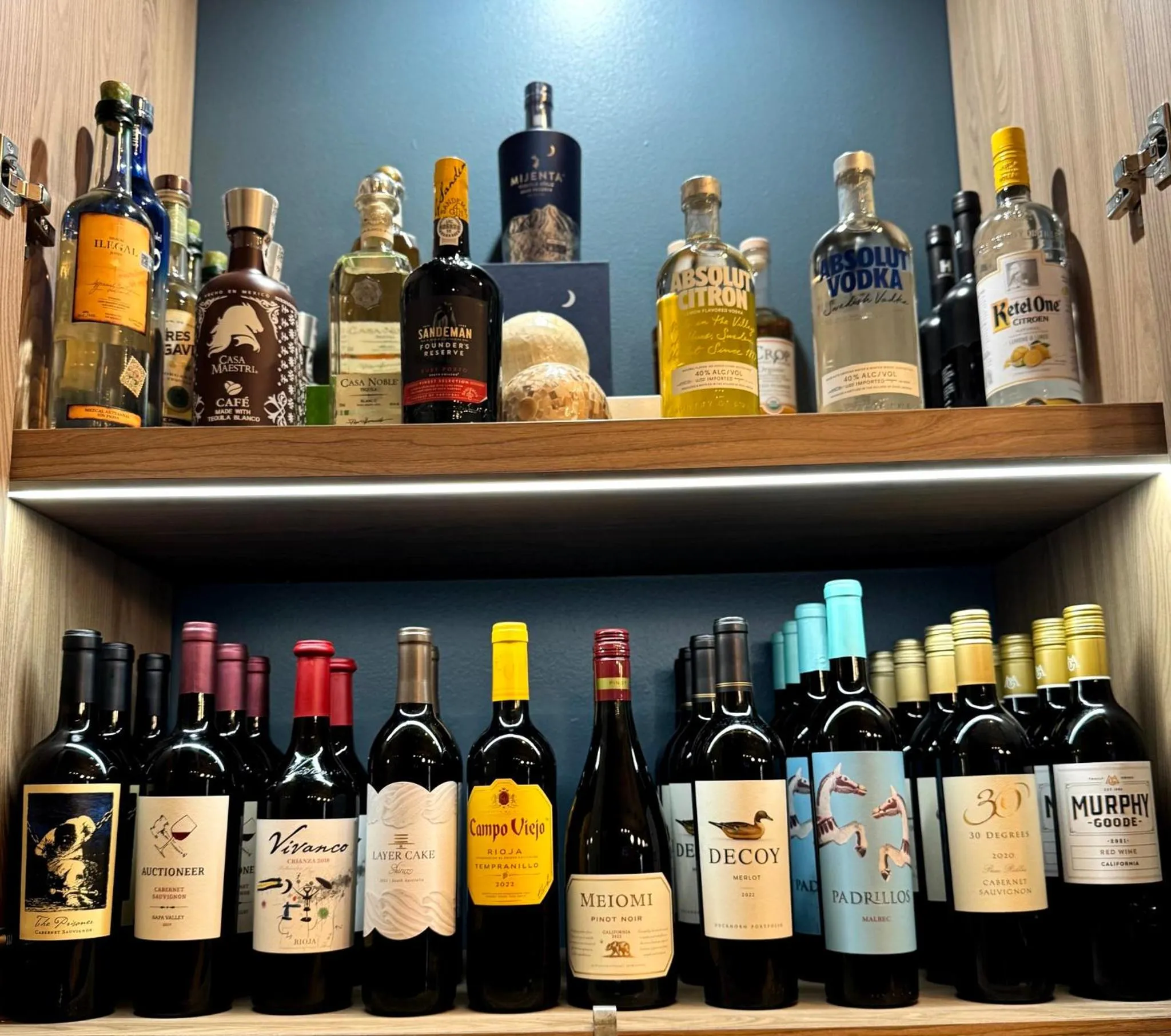 Lounge or bar in Crowne Plaza Orlando-Downtown by IHG