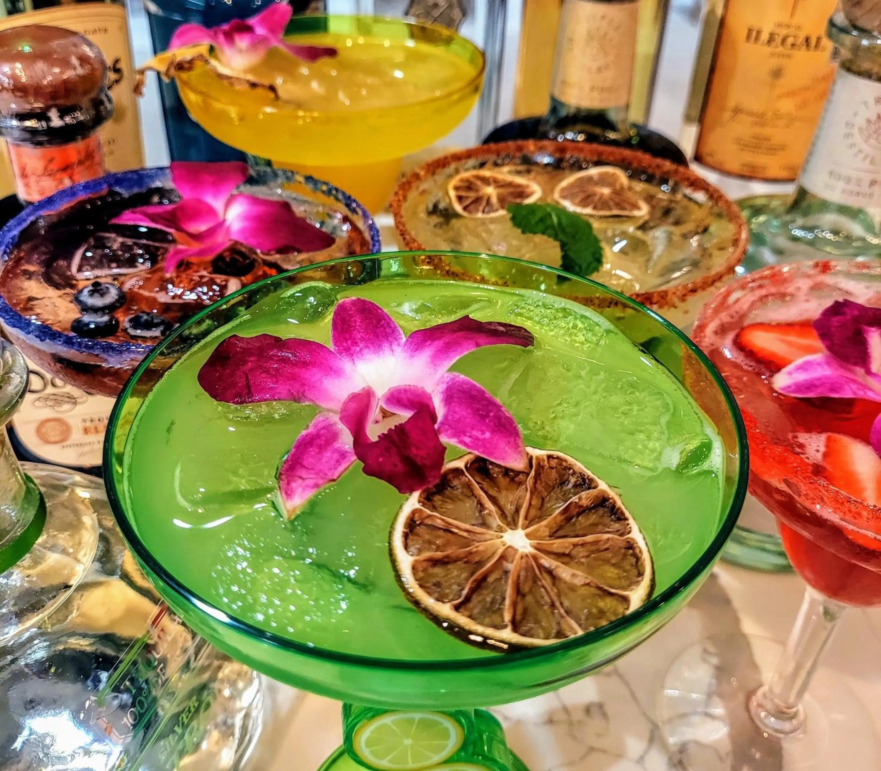 Lounge or bar in Crowne Plaza Orlando-Downtown by IHG