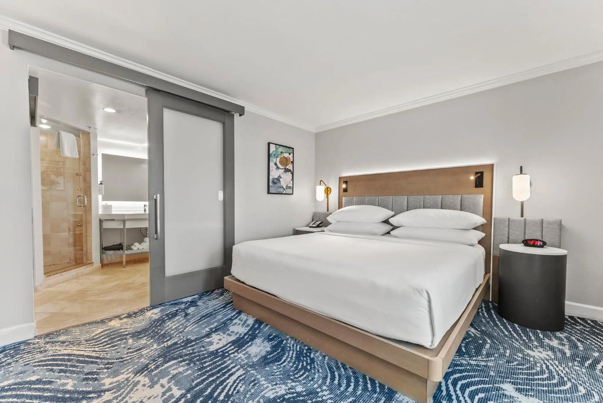 Photo of the whole room, Bed in Crowne Plaza Orlando-Downtown by IHG