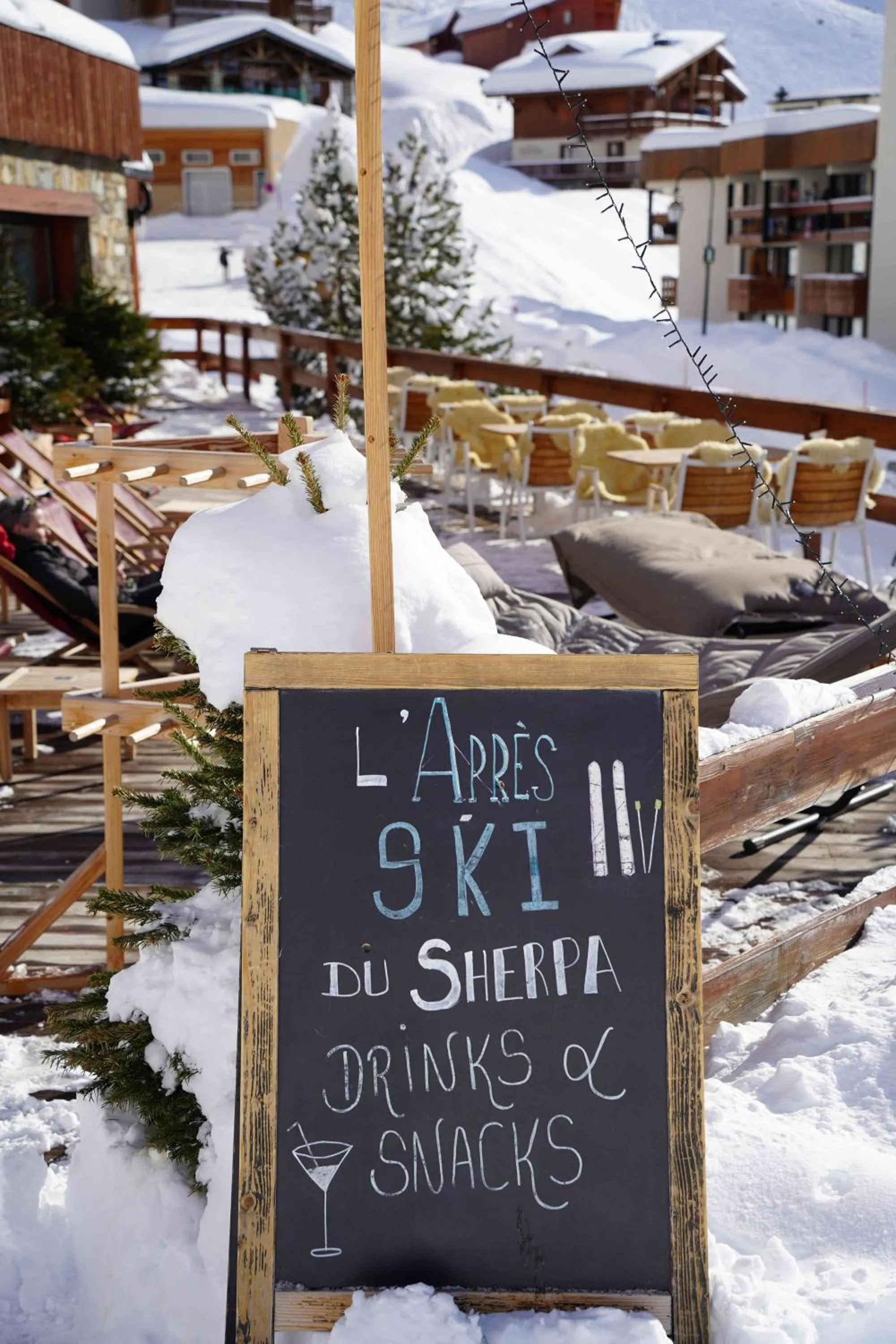 Lounge or bar in Hôtel Le Sherpa Val Thorens