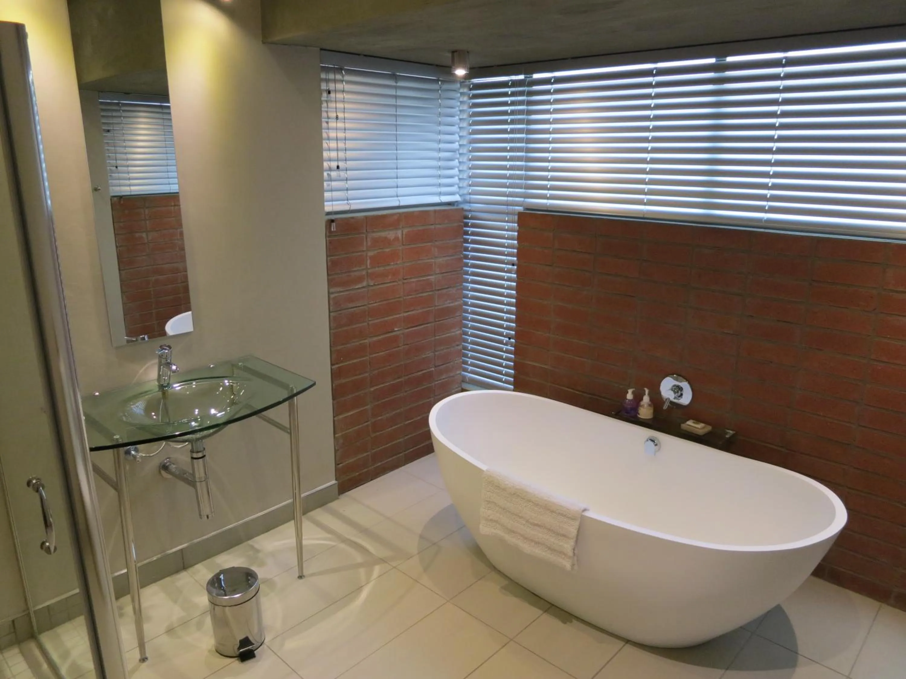 Shower in Dias Guest House