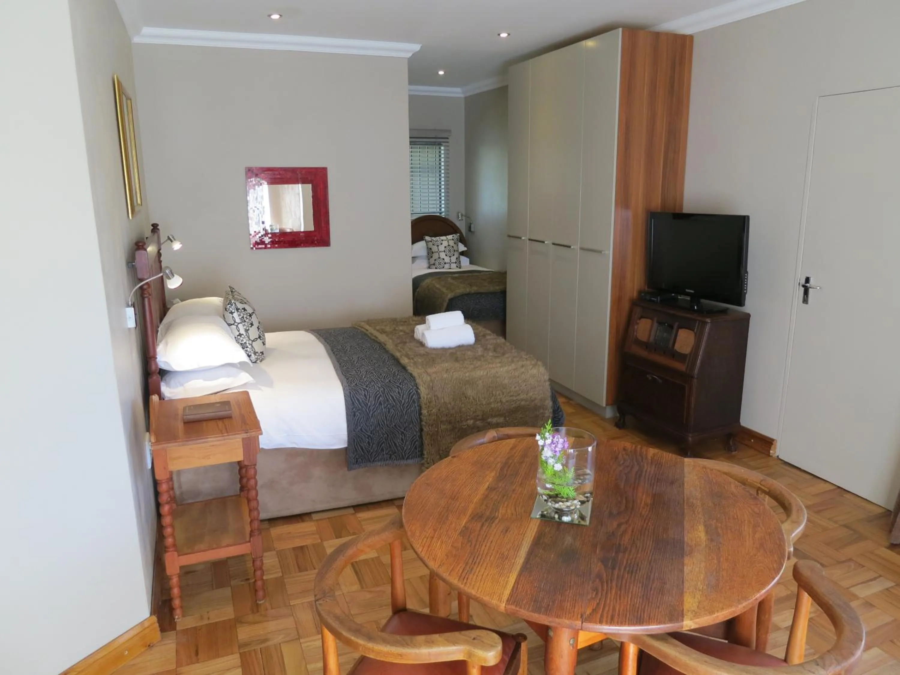 TV and multimedia, Bed in Dias Guest House