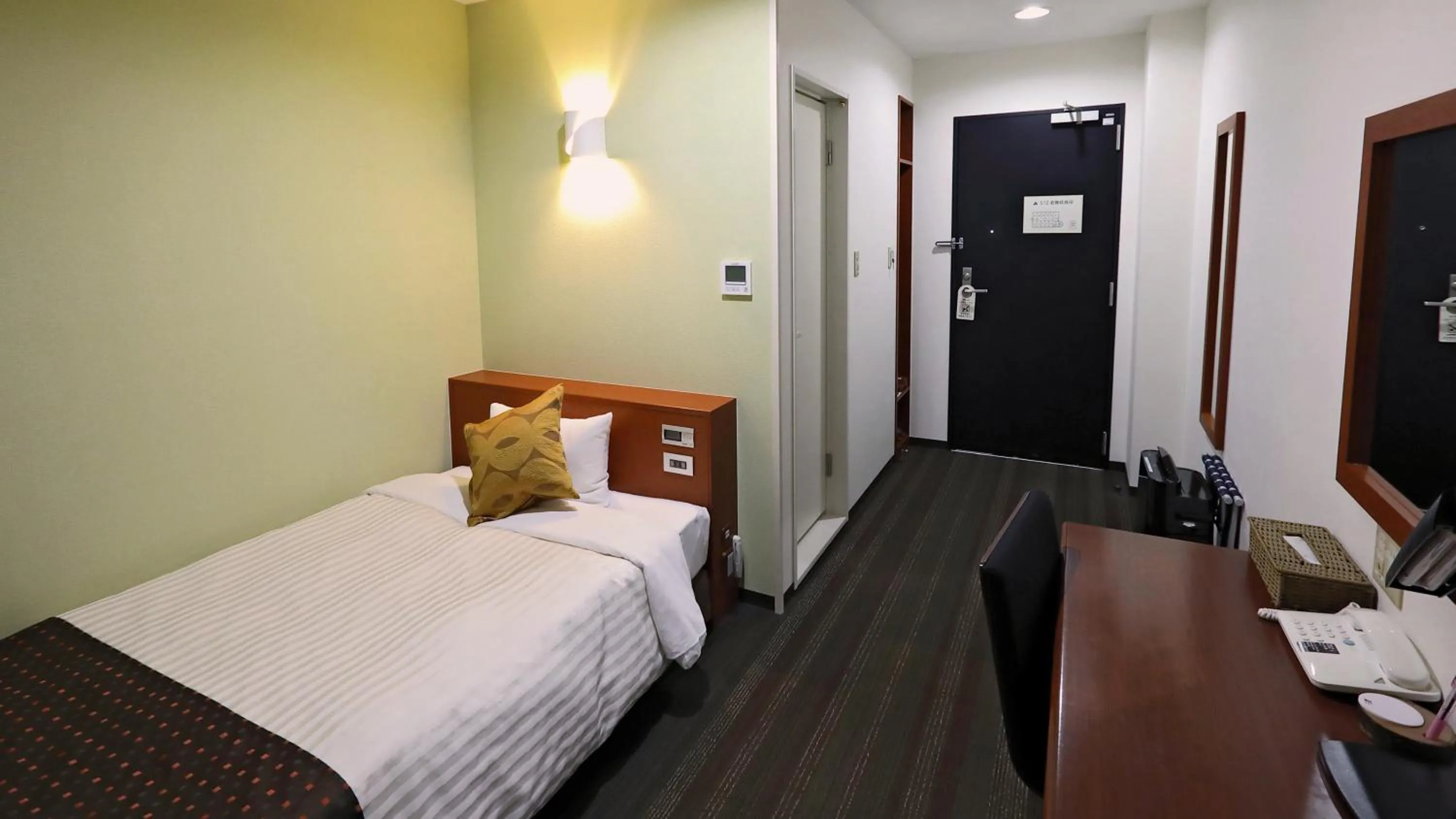 Bed in Hotel Annex Inn