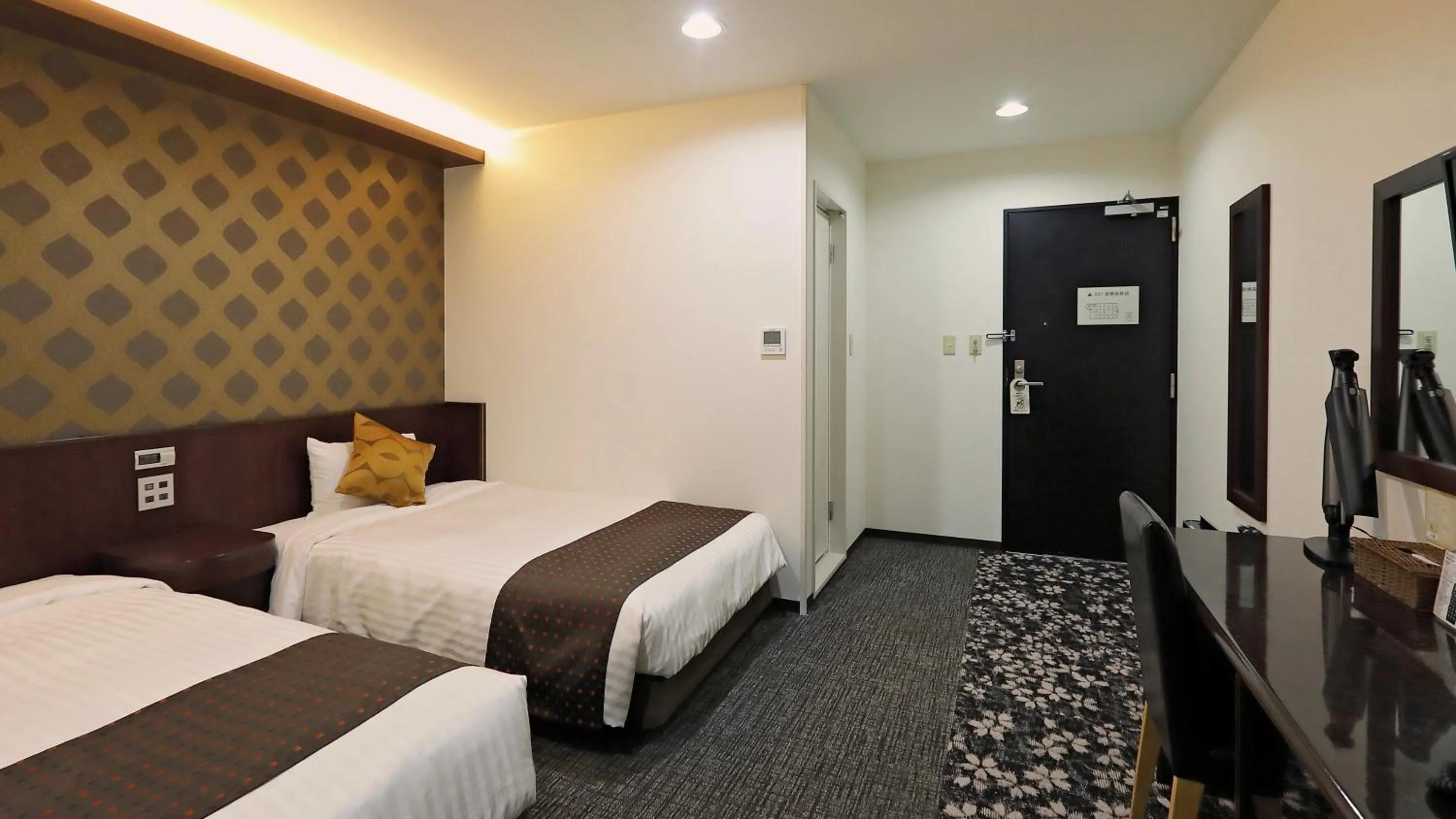 Bed in Hotel Annex Inn