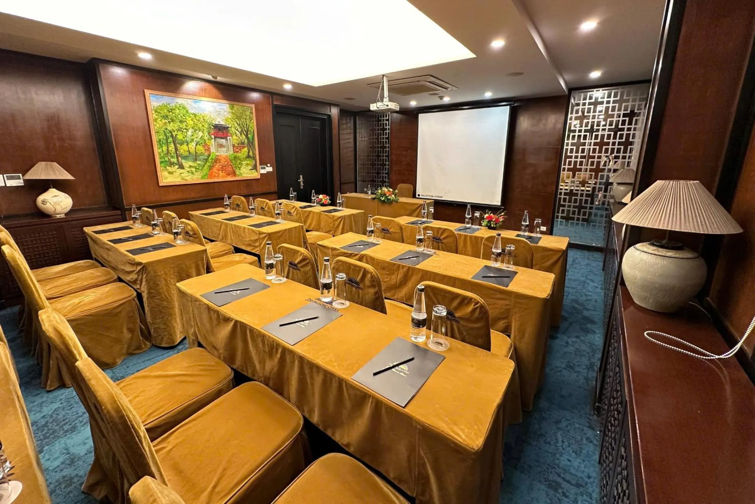 Meeting/conference room in Thang Long Opera Hotel