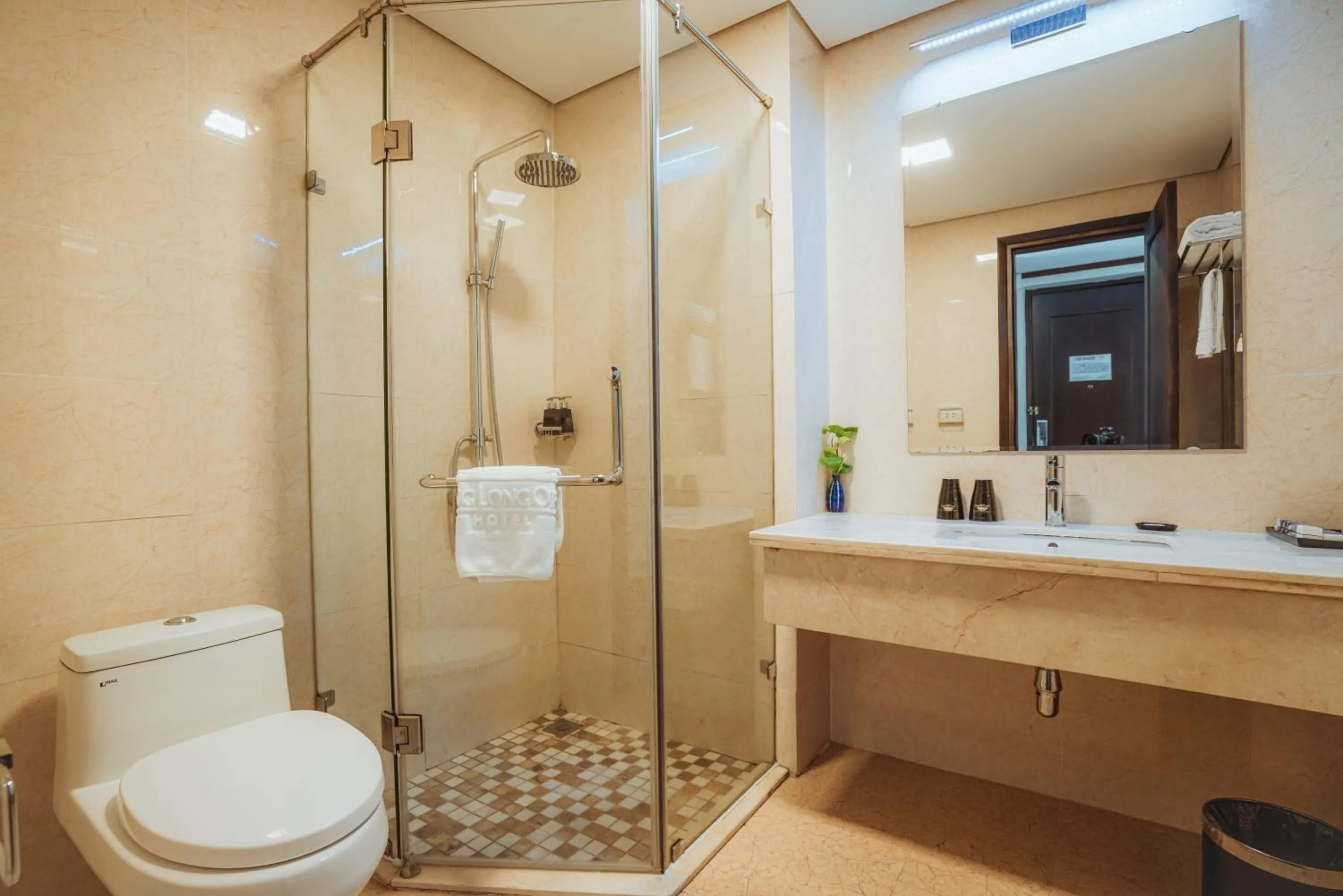 Shower in Thang Long Opera Hotel