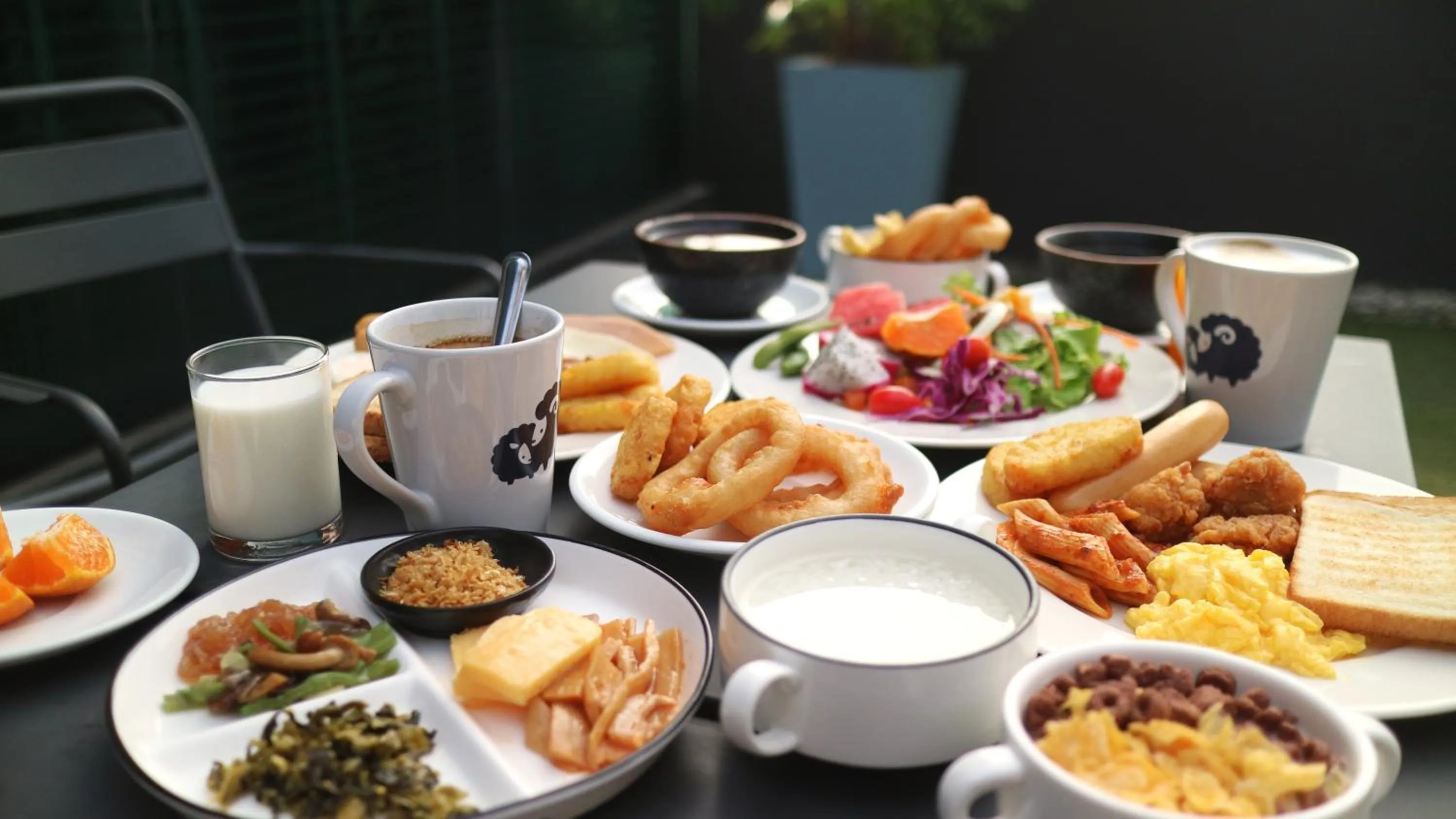 Buffet breakfast in Kokotel Bangkok Sukhumvit 50