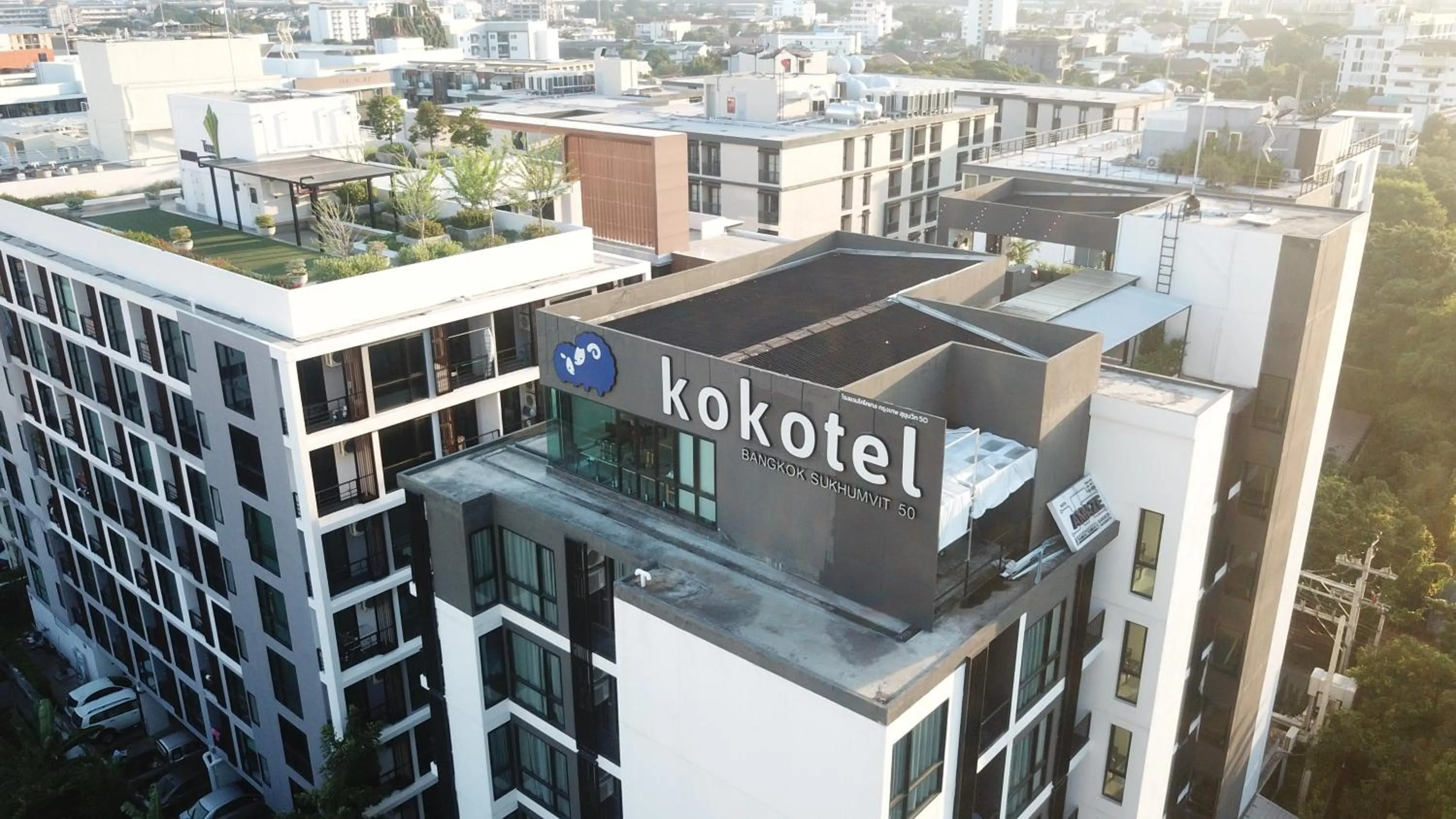 Property building in Kokotel Bangkok Sukhumvit 50