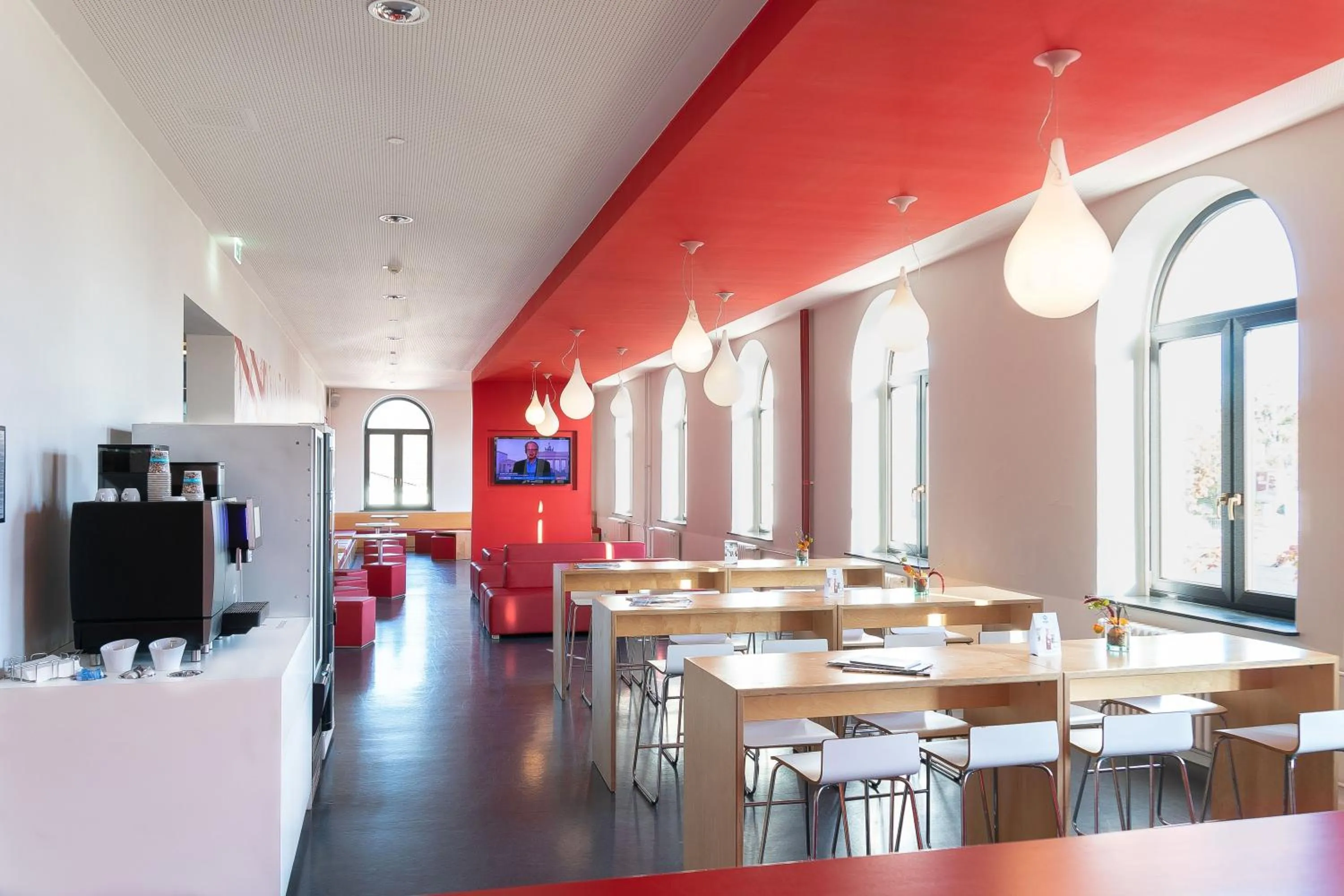 Communal lounge/ TV room in havenhostel Bremerhaven