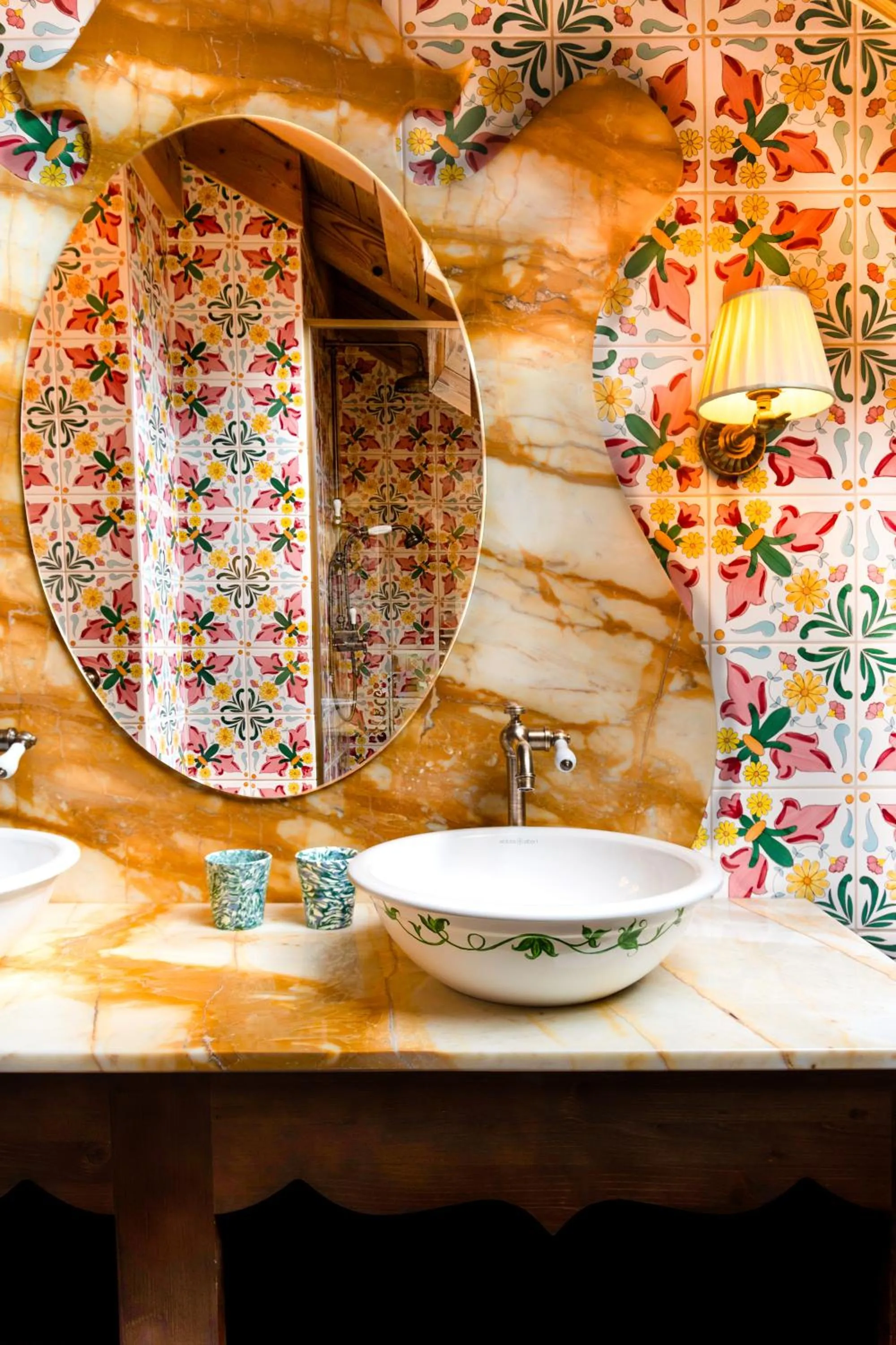 Shower in Hôtel Saint-Georges Relais & Châteaux