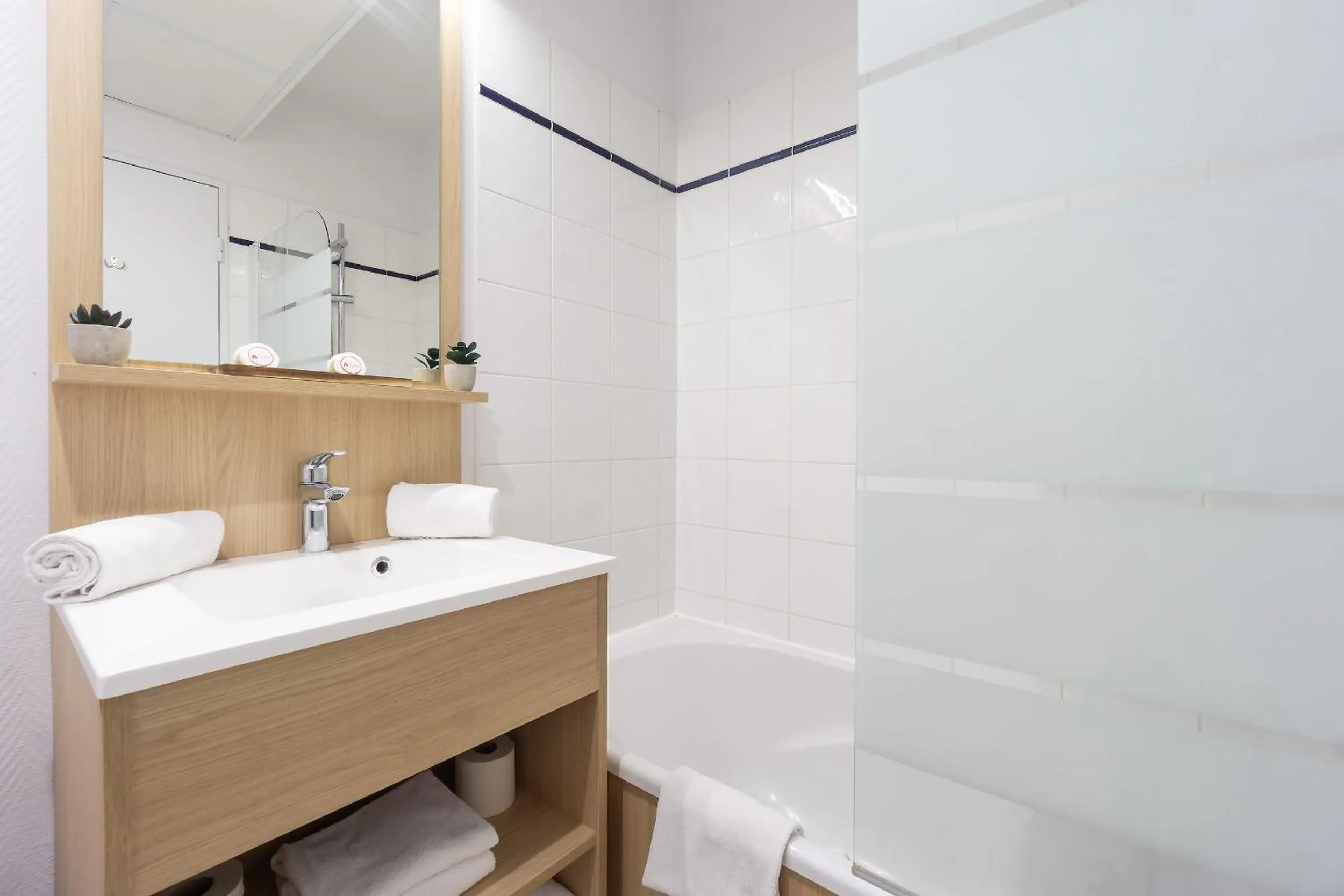 Bathroom in City Résidence Paris Saint-Maurice