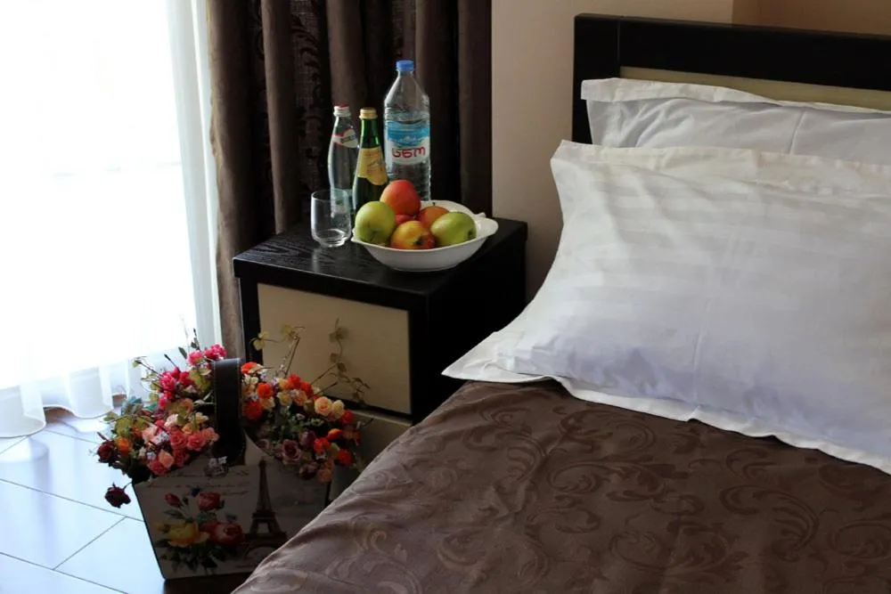 Food, Bed in GNS Hotel