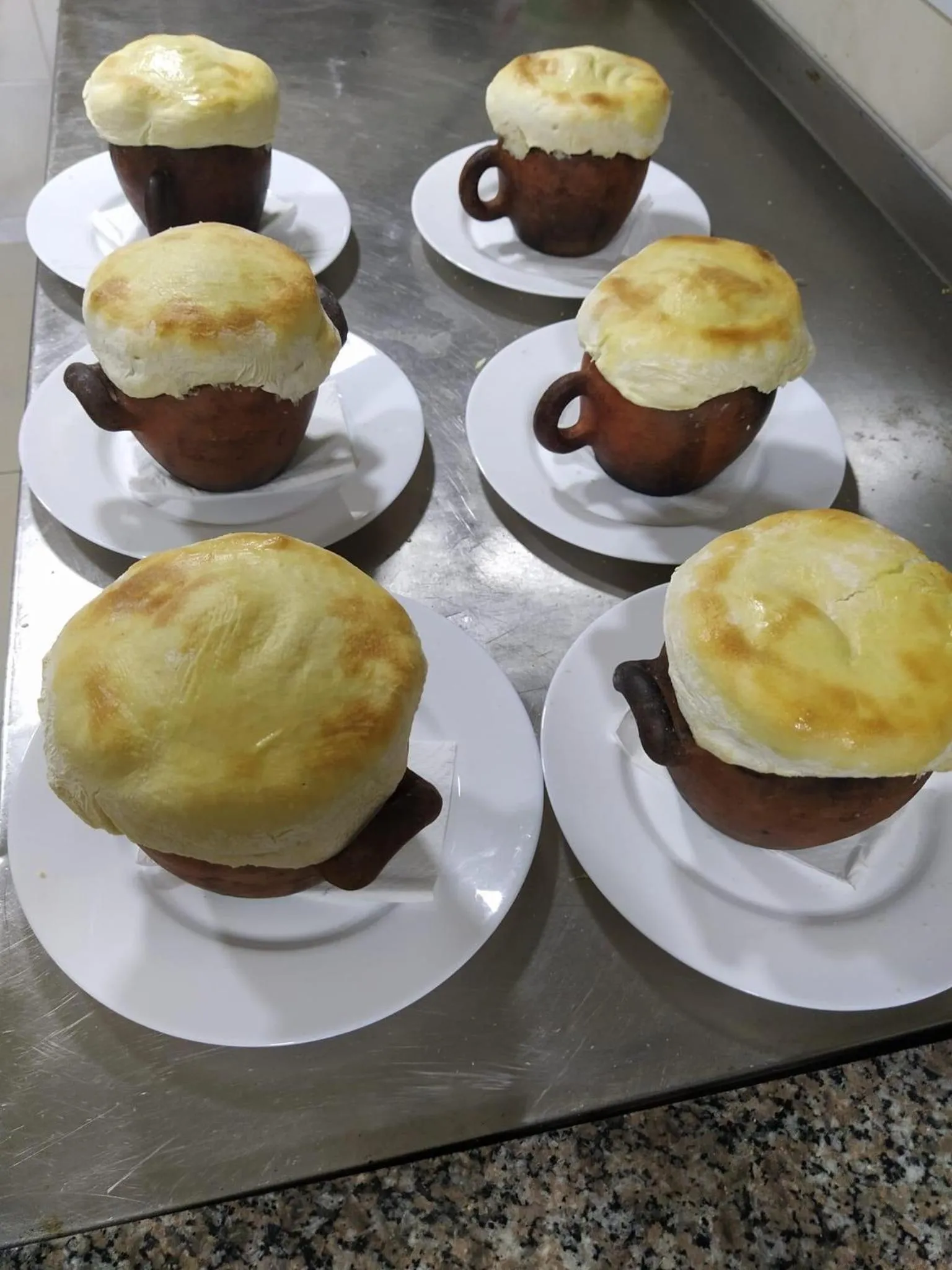 Restaurant/places to eat in GNS Hotel