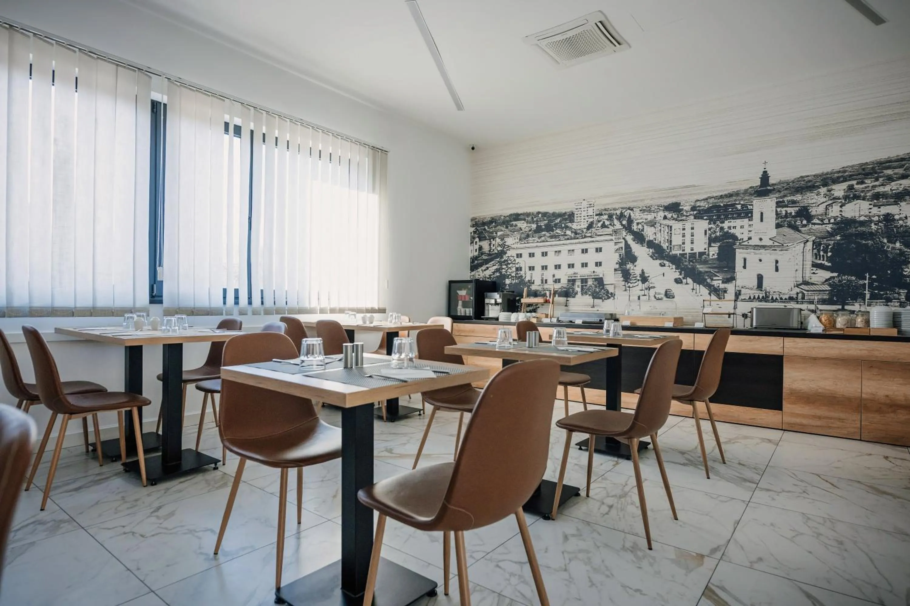 Restaurant/places to eat in IG Hotel