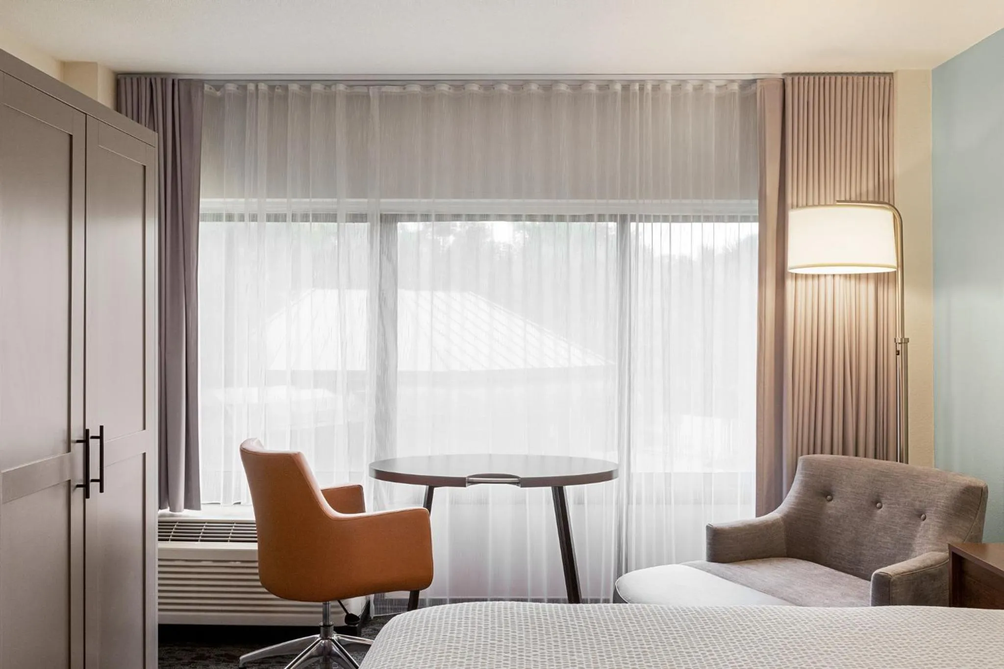 Photo of the whole room in Holiday Inn Orlando International Airport by IHG