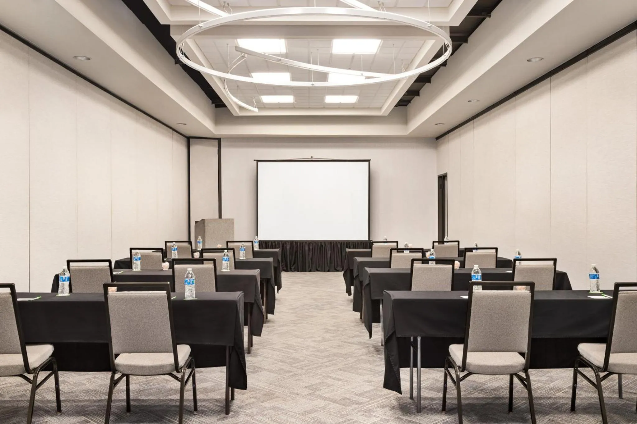 Meeting/conference room in Holiday Inn Orlando International Airport by IHG