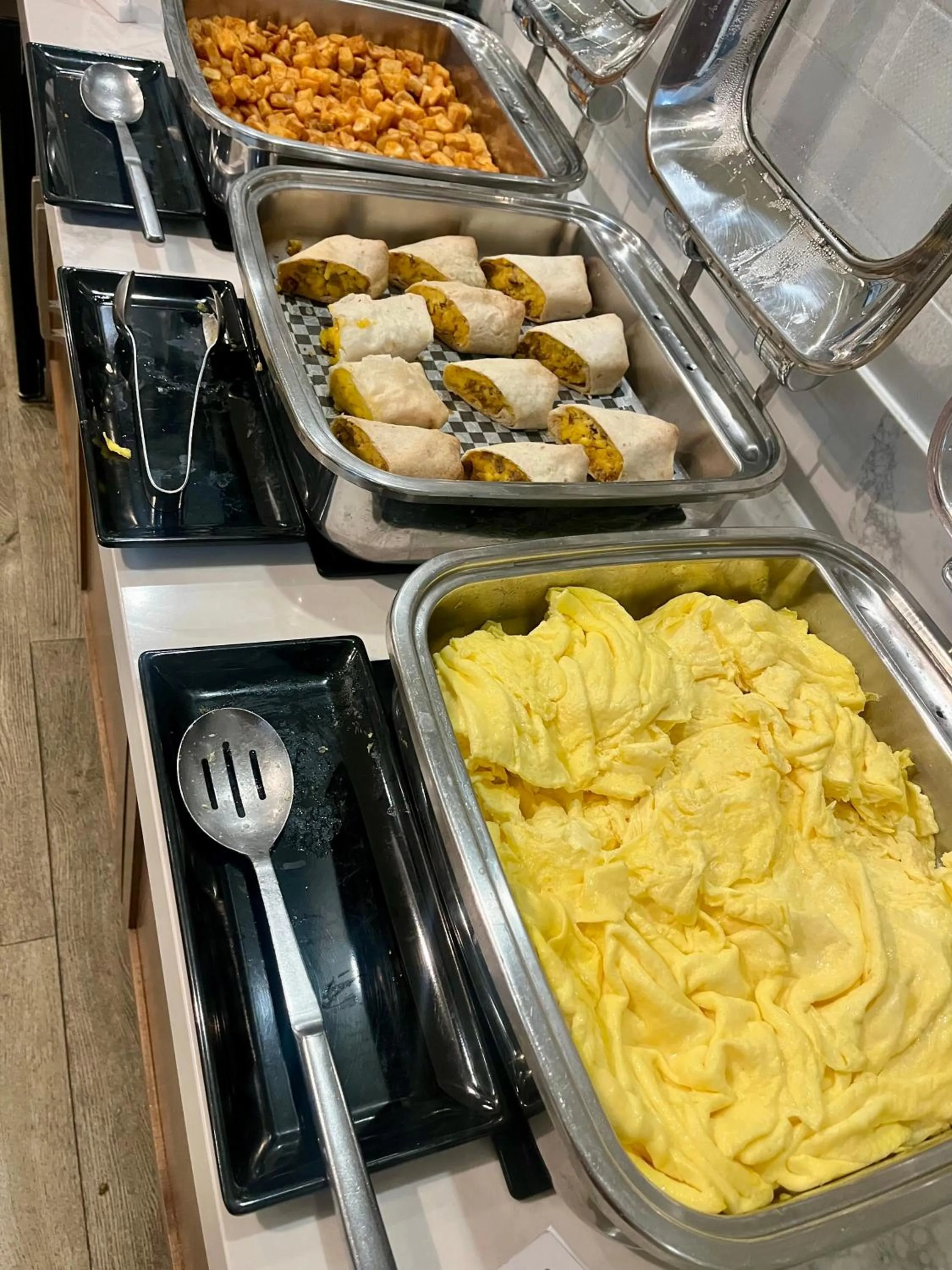 Buffet breakfast in Holiday Inn Orlando International Airport by IHG