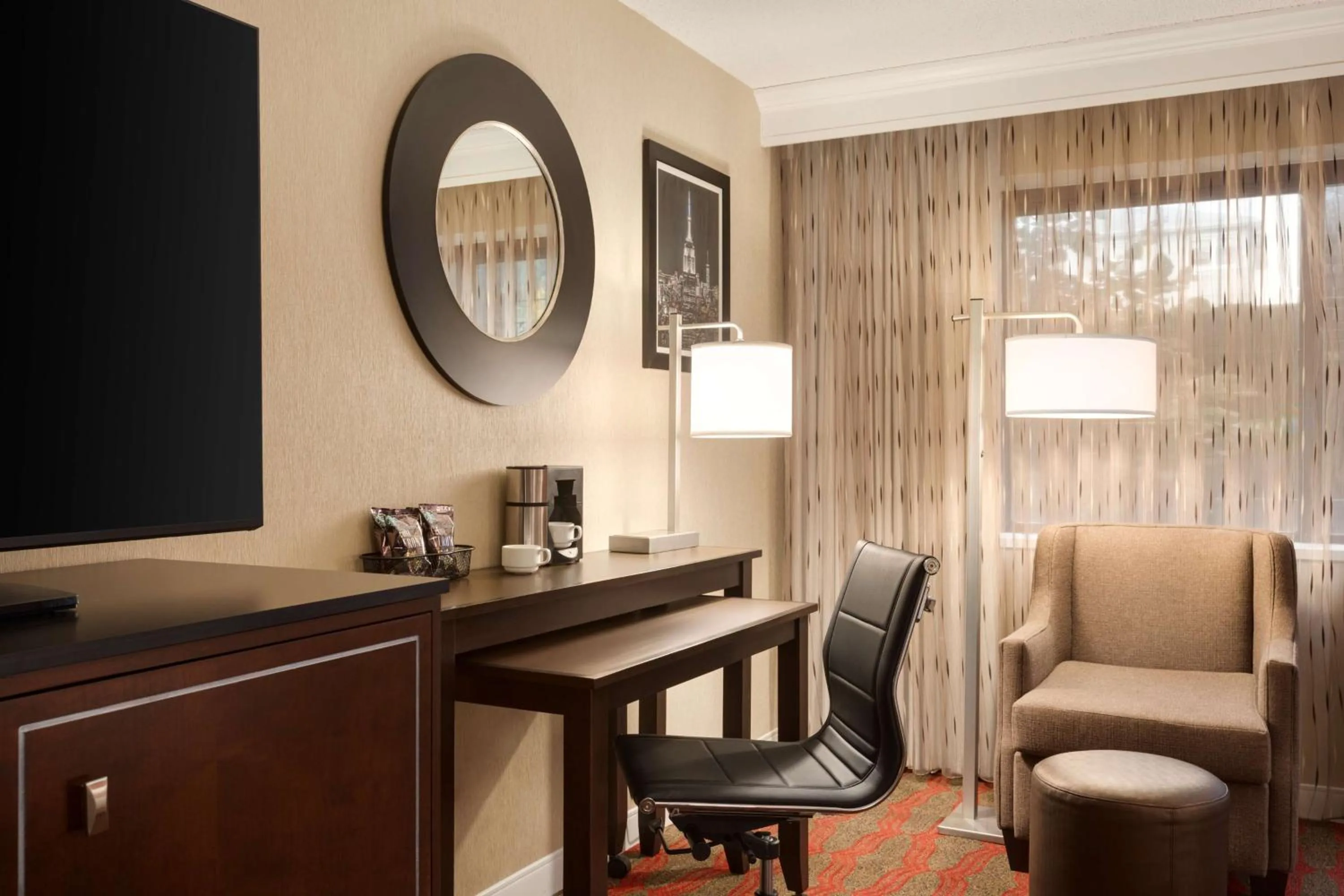 Bedroom in DoubleTree by Hilton New York-LaGuardia