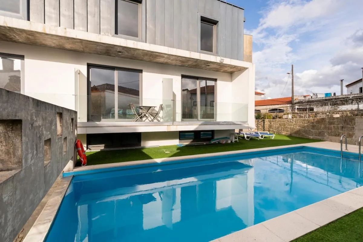 Pool view in Casa das Origens