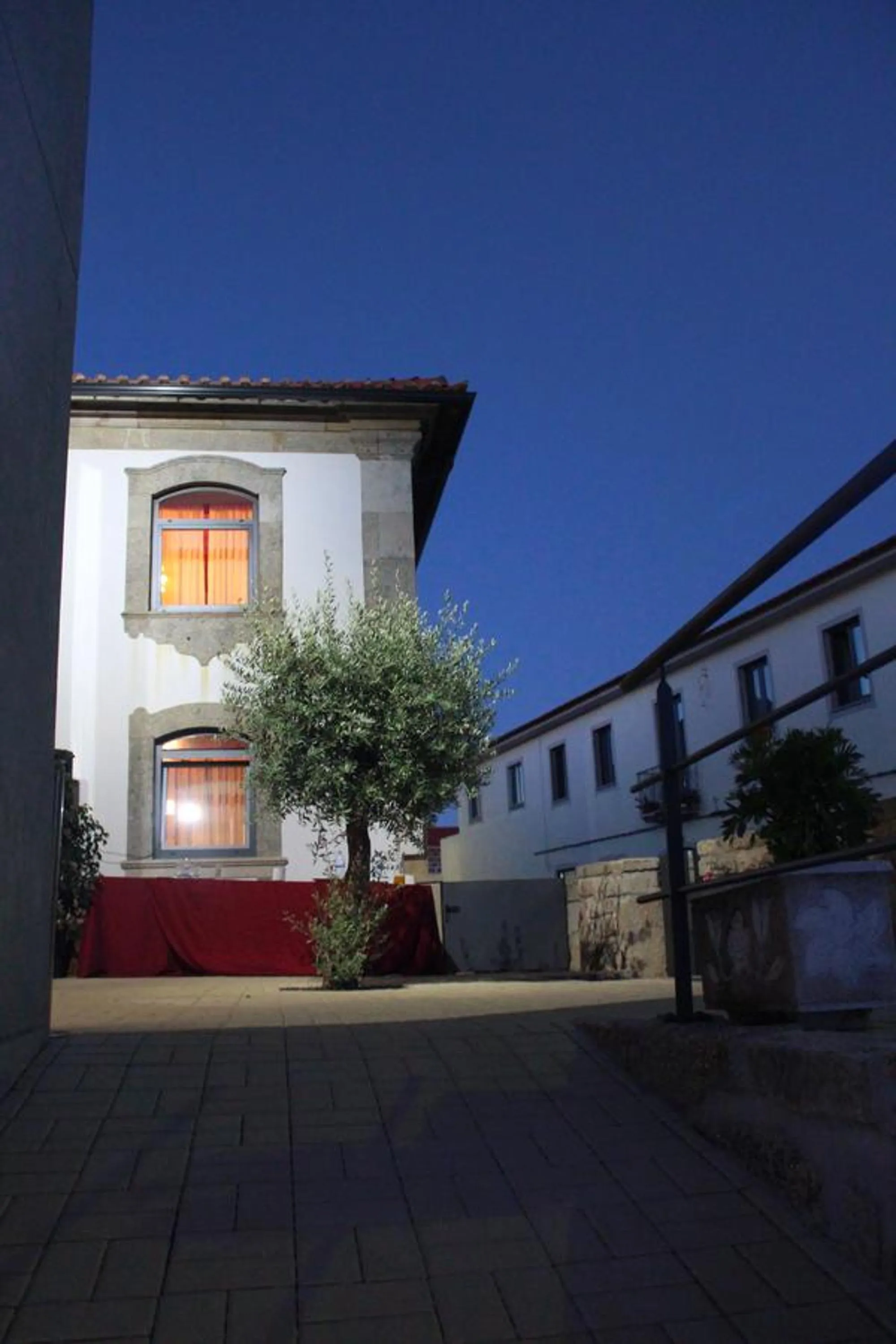 Property building in Casa das Origens