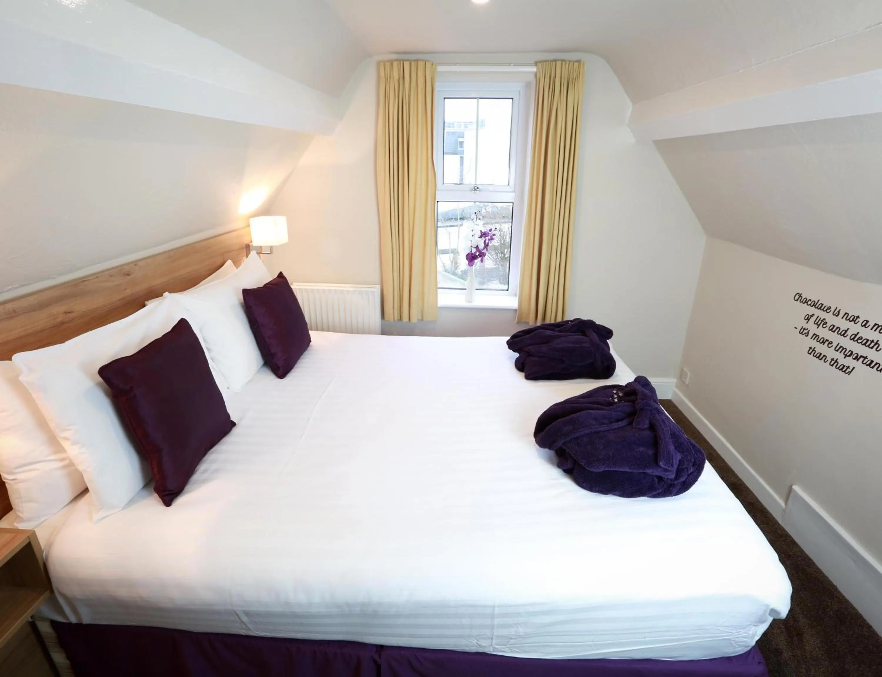 Bedroom, Bed in The Chocolate Box Guest House