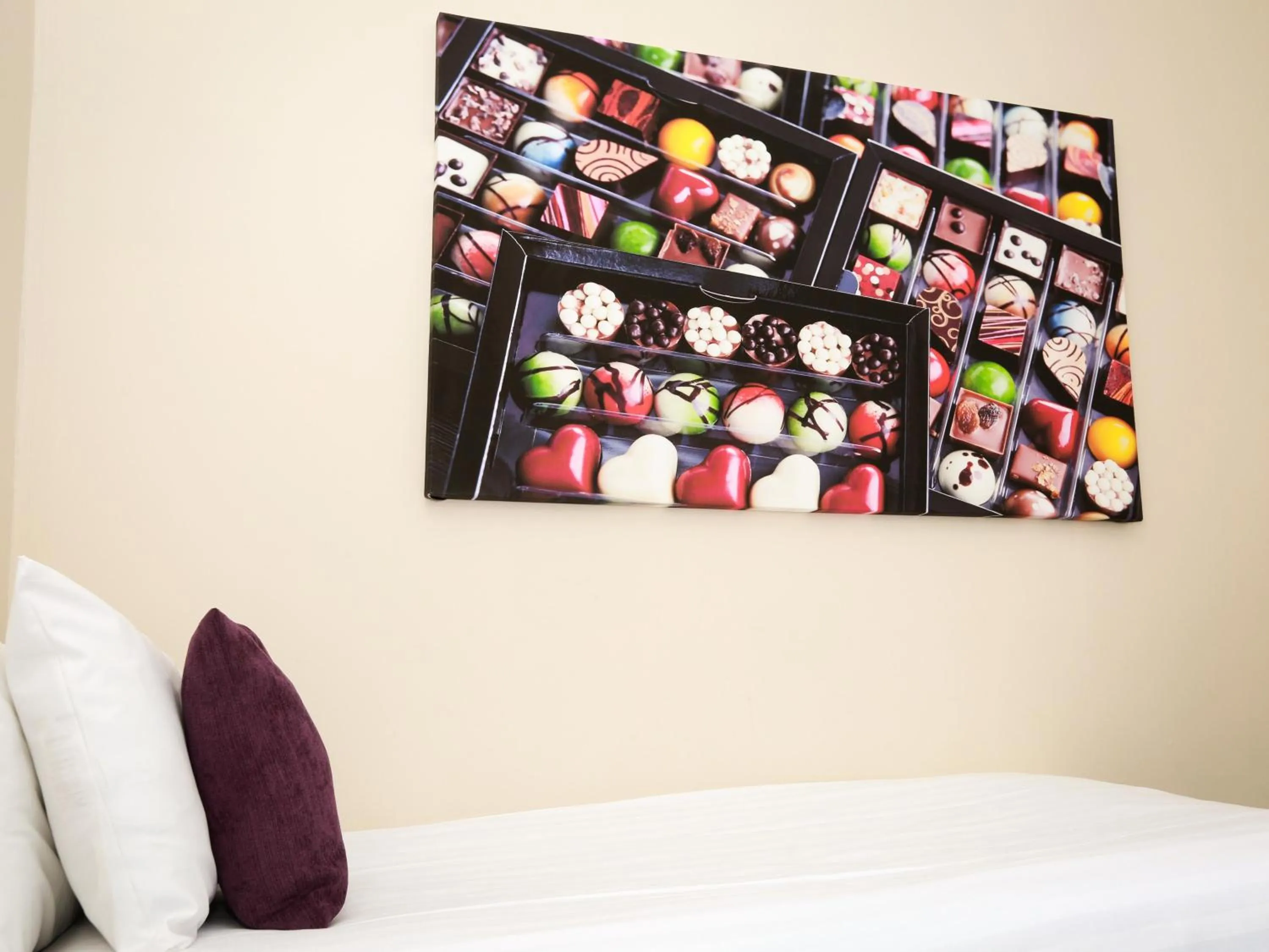 Bedroom, Bed in The Chocolate Box Guest House