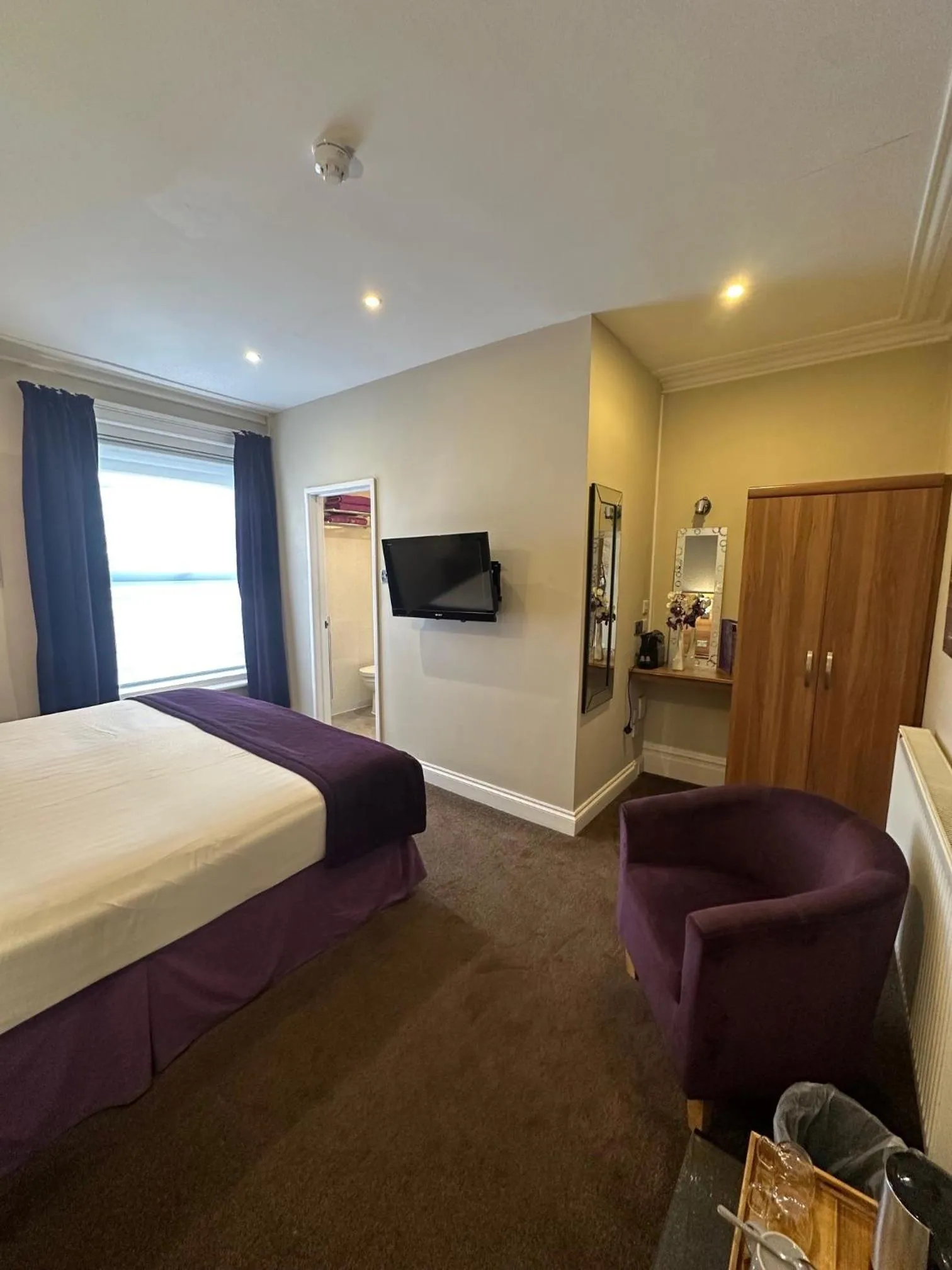 Bedroom, Bed in The Chocolate Box Guest House