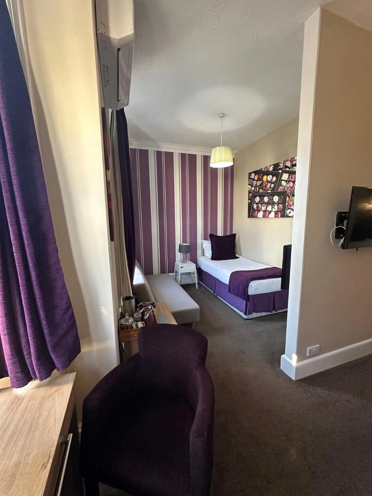 Bedroom, Bed in The Chocolate Box Guest House