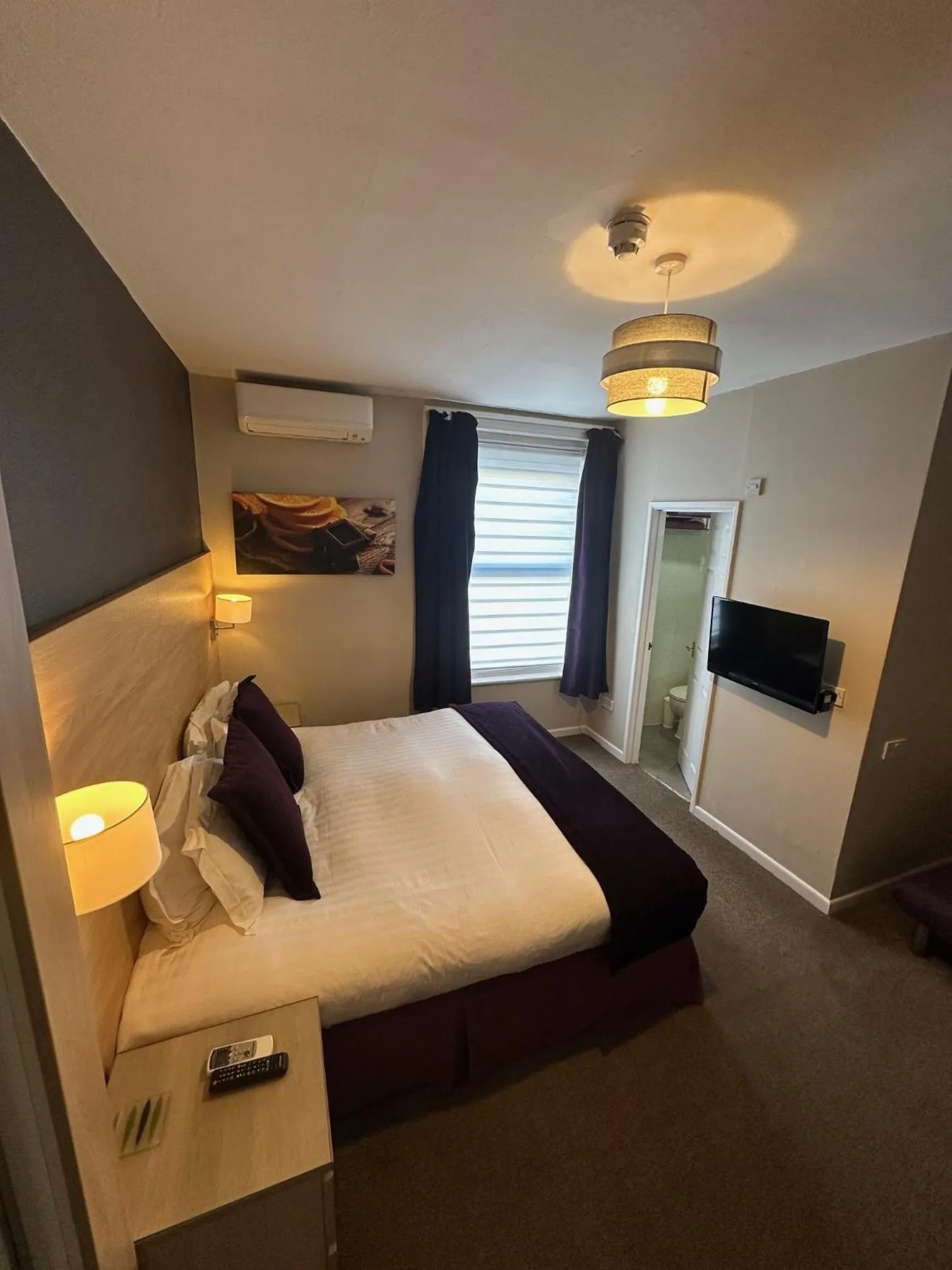 Bedroom, Bed in The Chocolate Box Guest House