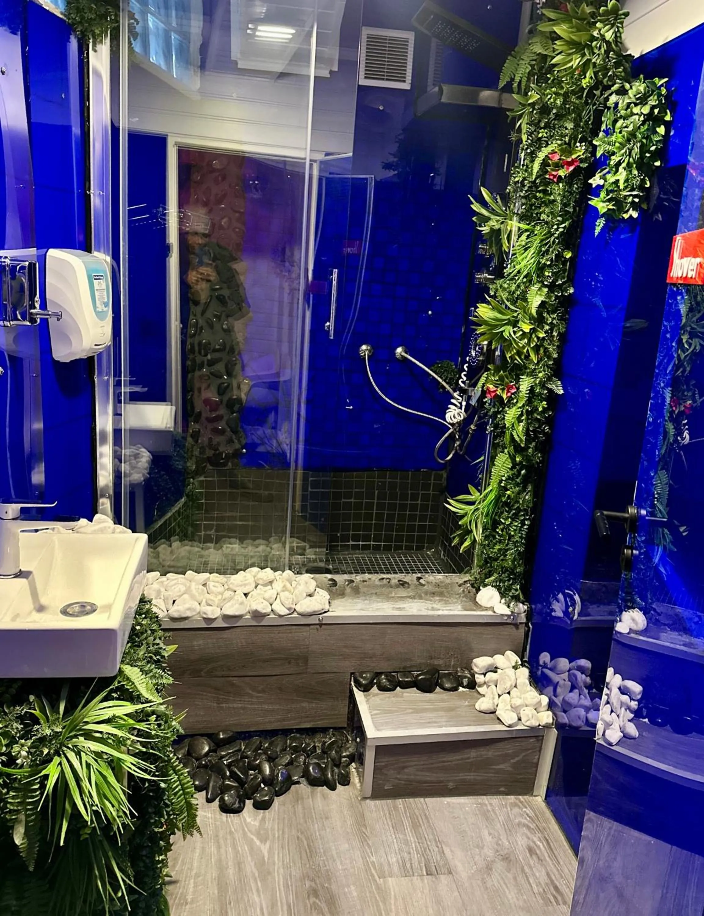 Bathroom in CitySurfer44