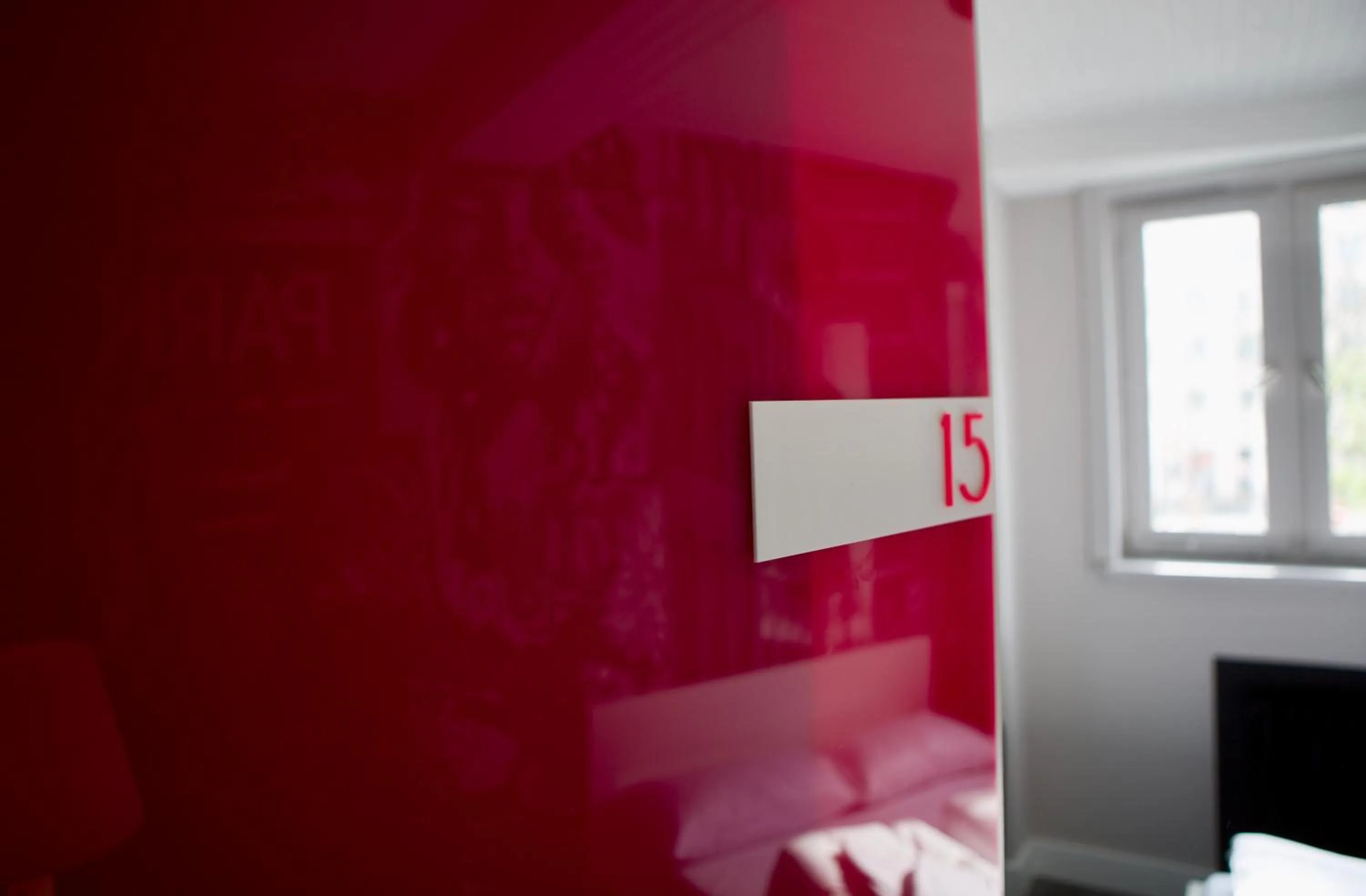 Photo of the whole room in CitySurfer44