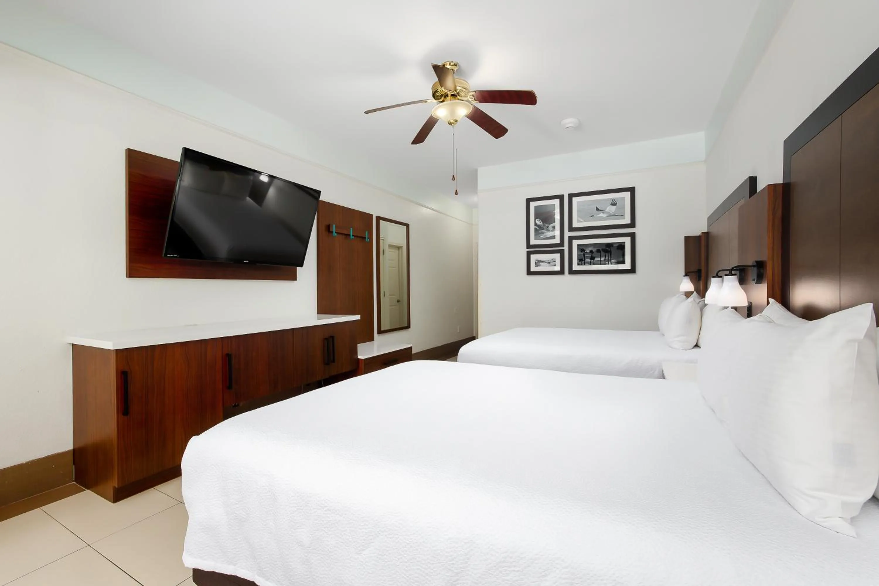 Bedroom, Bed in Sand Rose Beach Resort