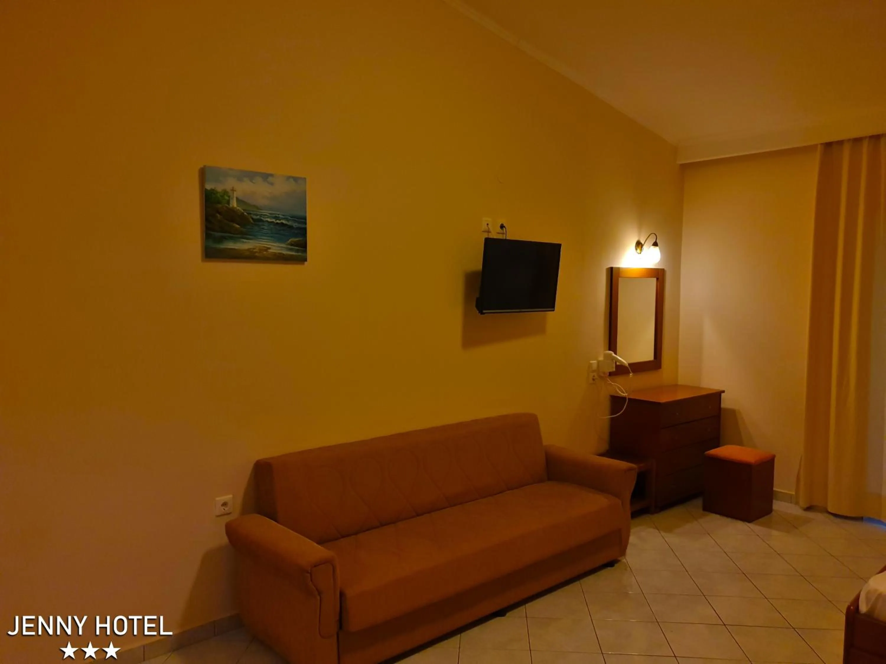 TV and multimedia in Jenny Hotel