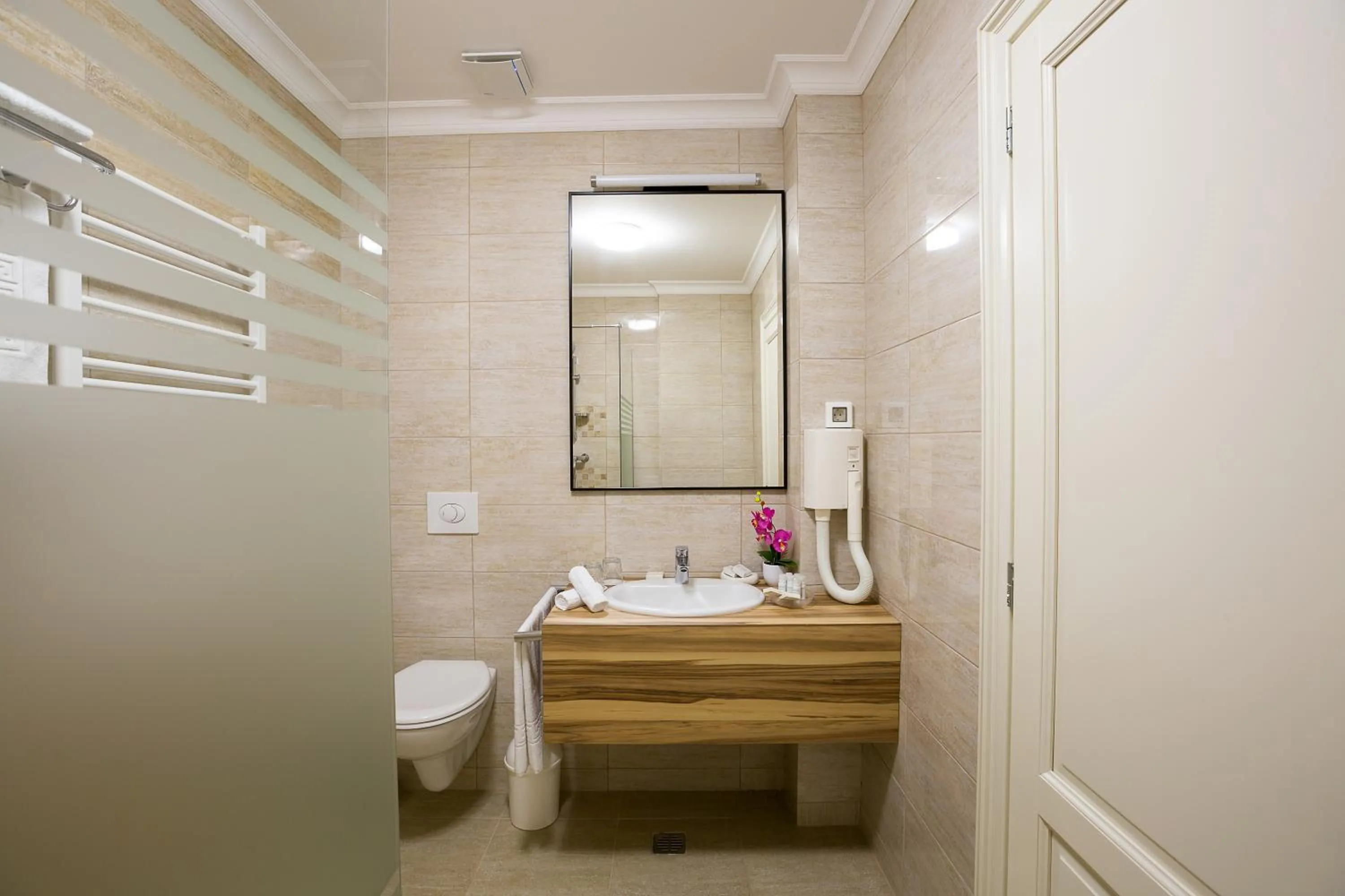 Bathroom in Hotel Saint Germain