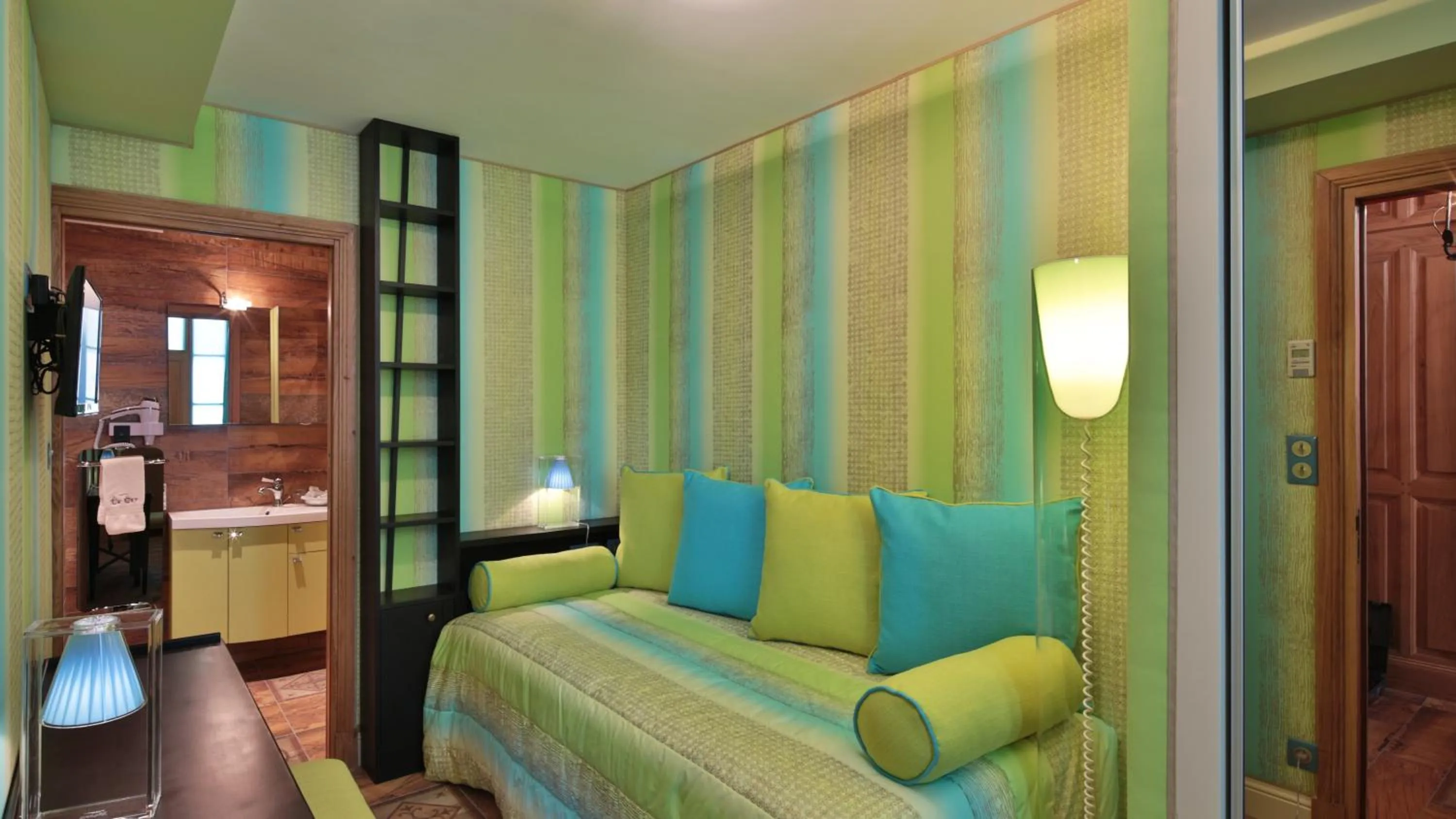 Bedroom in Hôtel Le Cep & Spa