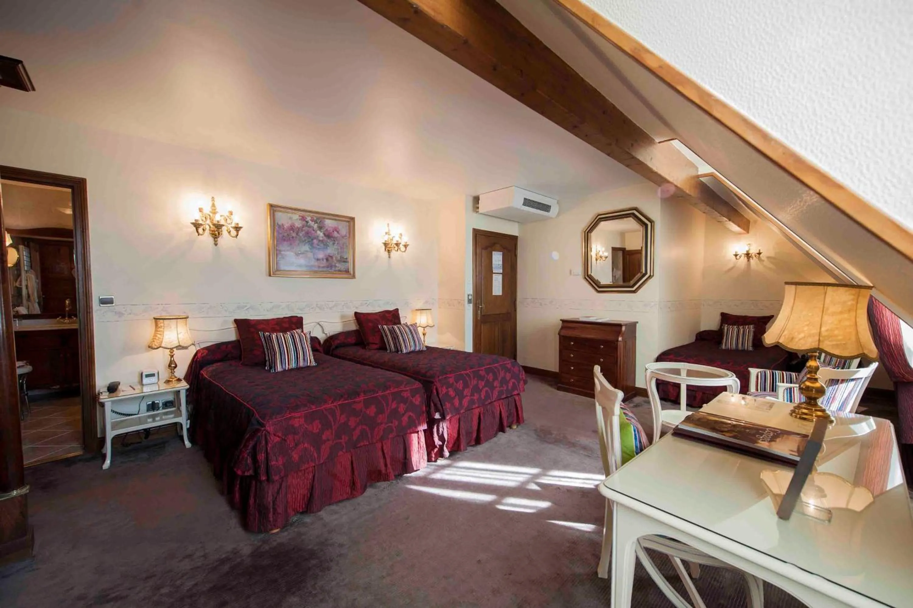 Bedroom, Bed in Hôtel Le Cep & Spa