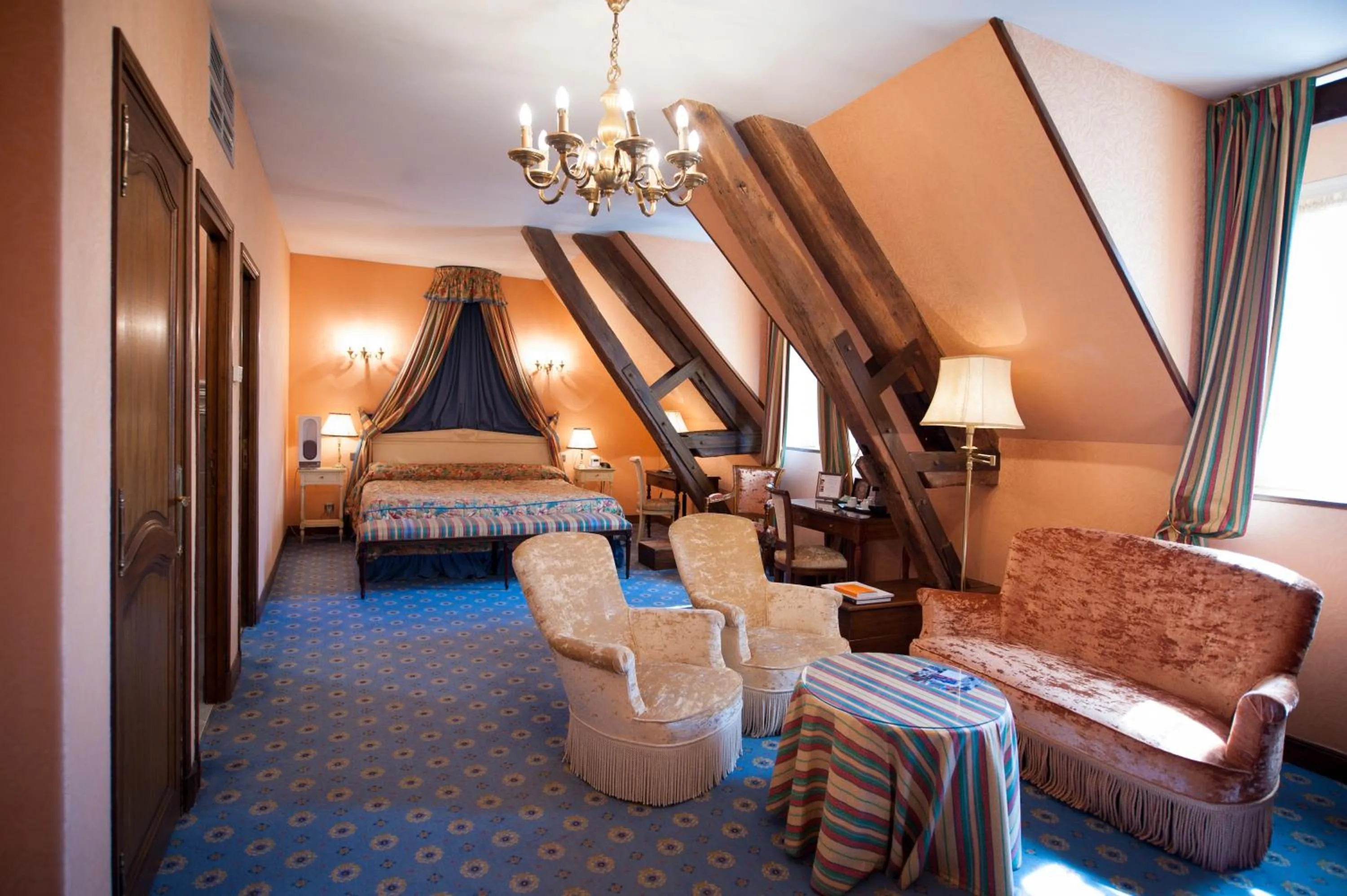 Bedroom, Bed in Hôtel Le Cep & Spa