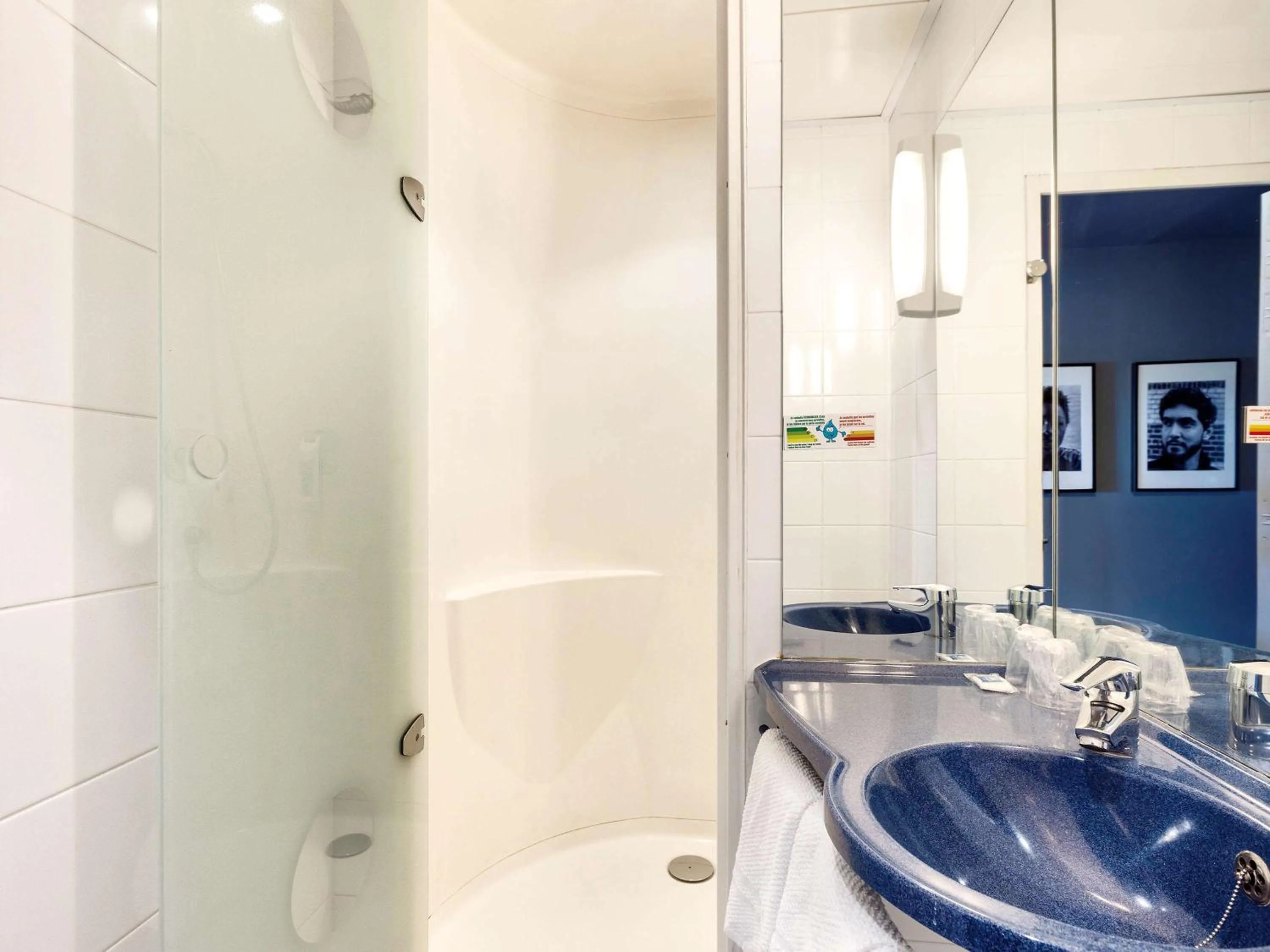 Photo of the whole room in ibis budget La Roche Sur Yon Vendespace