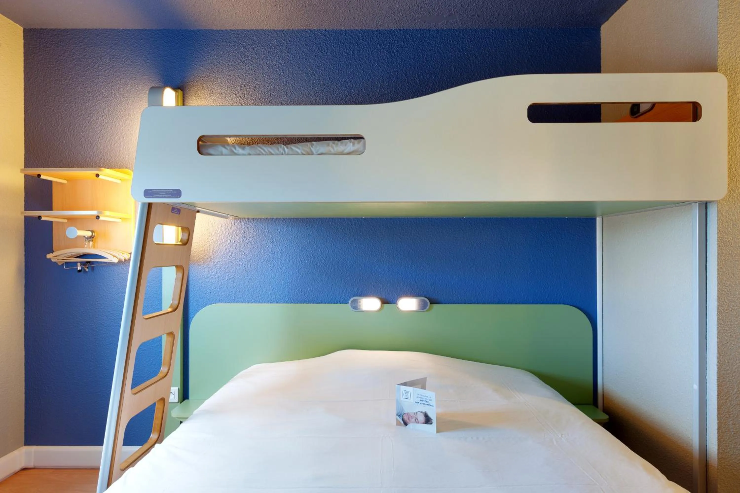 Bedroom, Bed in ibis budget La Roche Sur Yon Vendespace