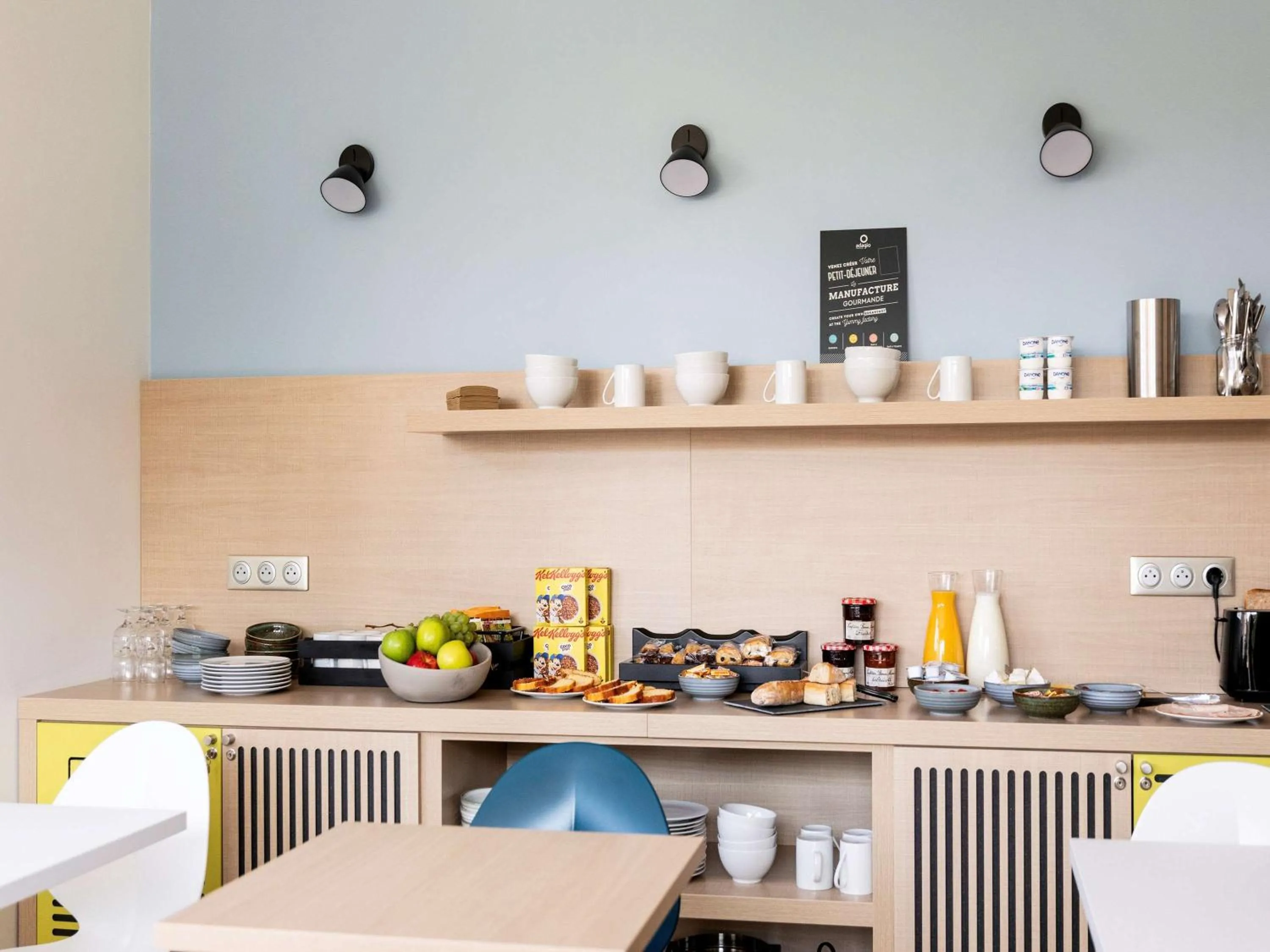 Property building in Appart'hotel Vacancéole Paris Quai de Marne